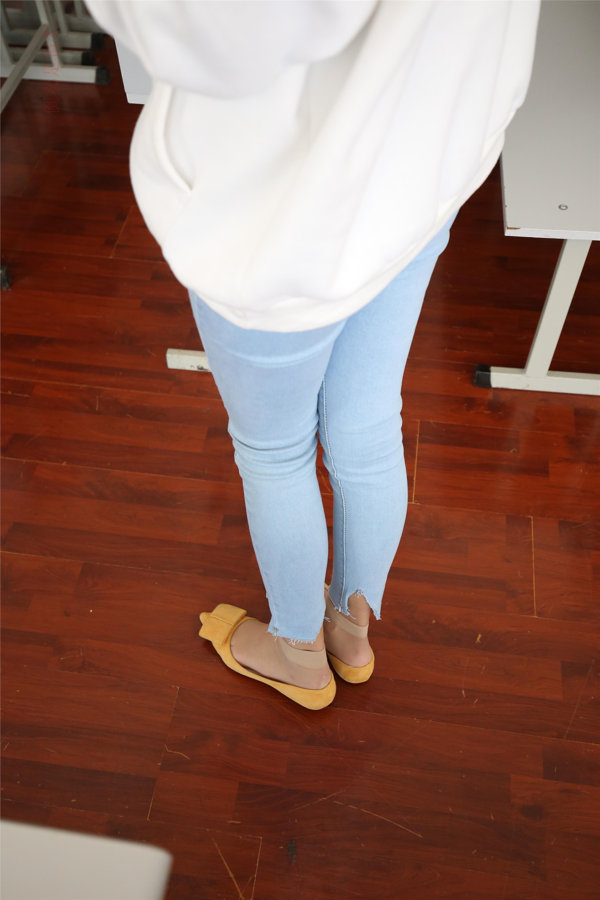 大西瓜美女图片 Z6-3 模特1 9牛仔短丝371p1