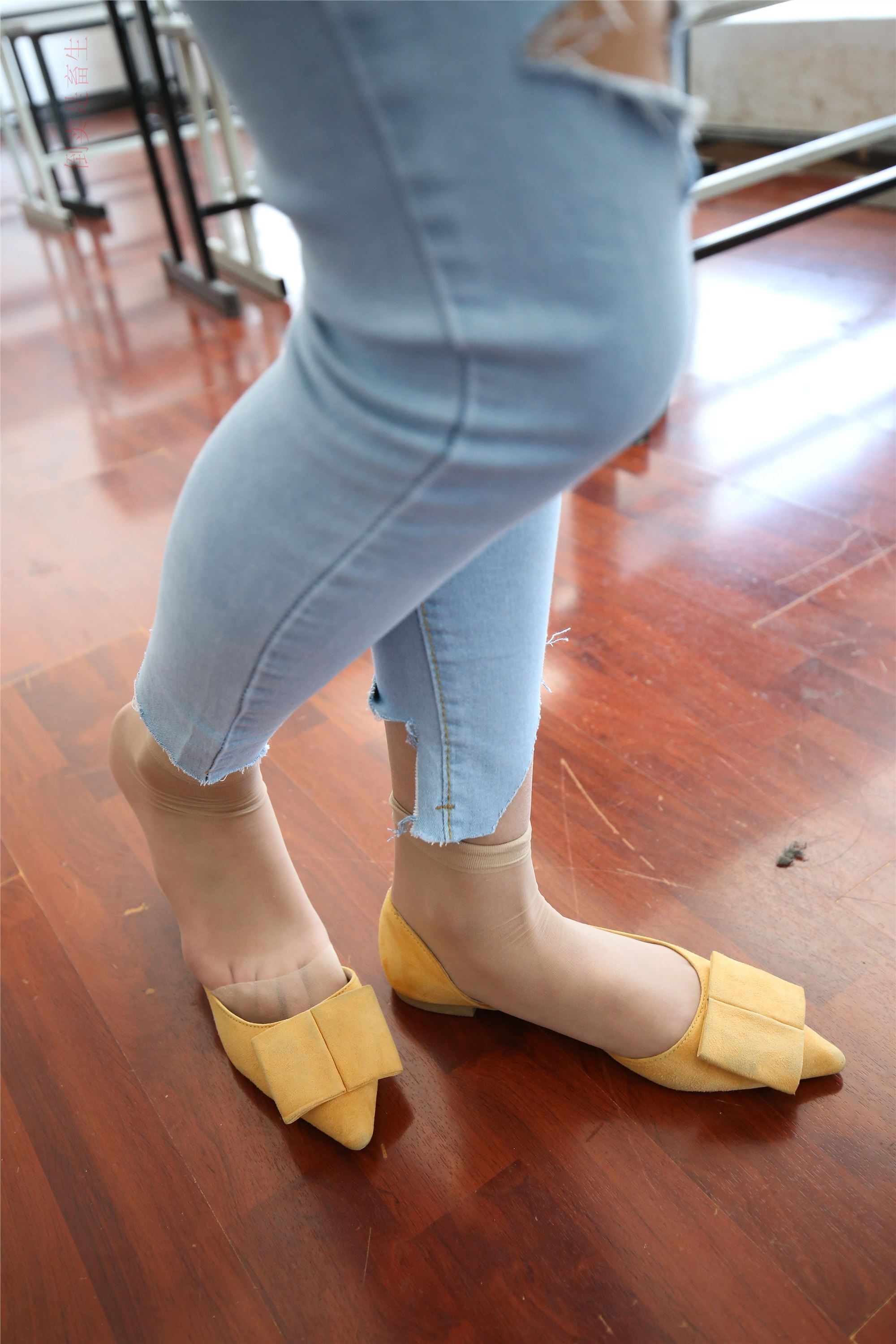 大西瓜美女图片 Z6-3 模特1 9牛仔短丝371p1