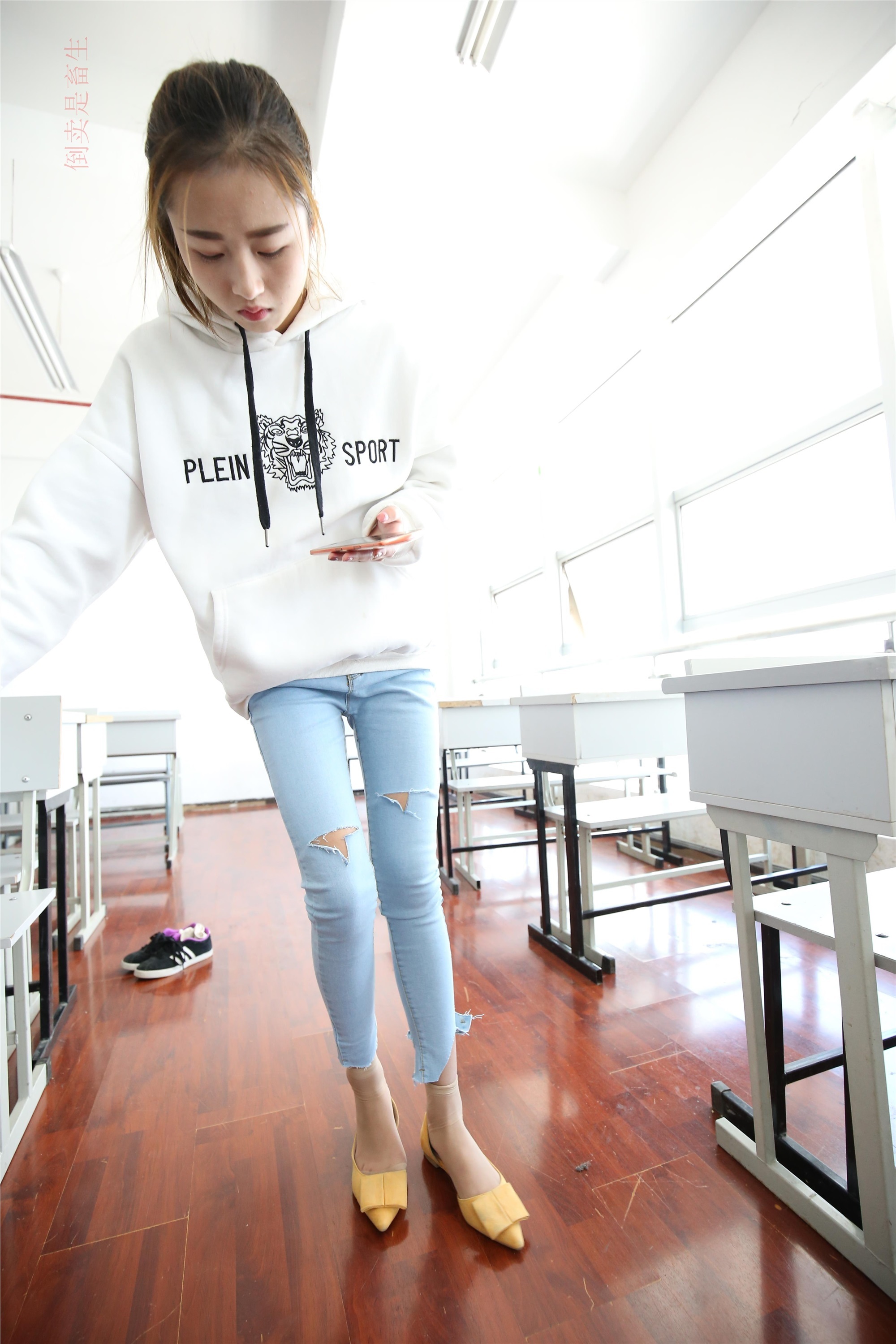 大西瓜美女图片 Z6-3 模特1 9牛仔短丝371p1