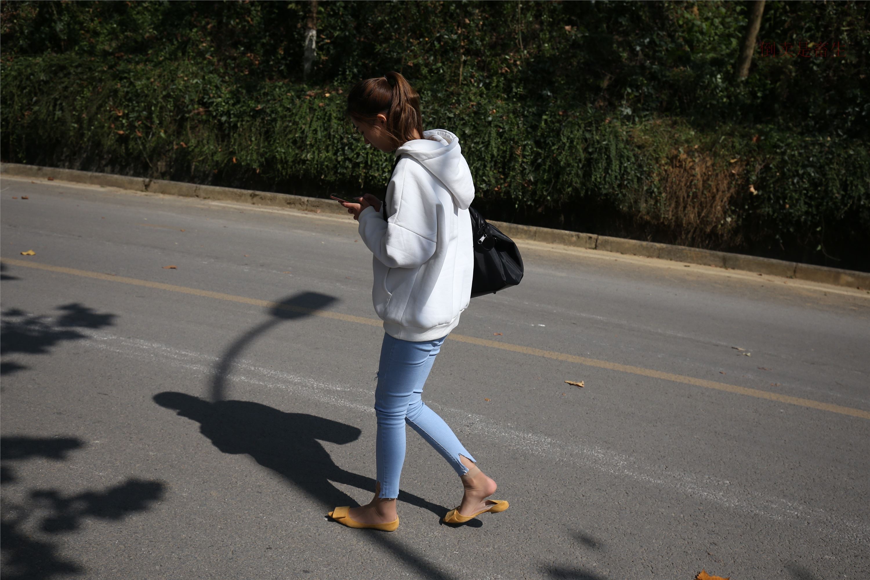 大西瓜美女图片 Z6-3 模特1 9牛仔短丝371p2