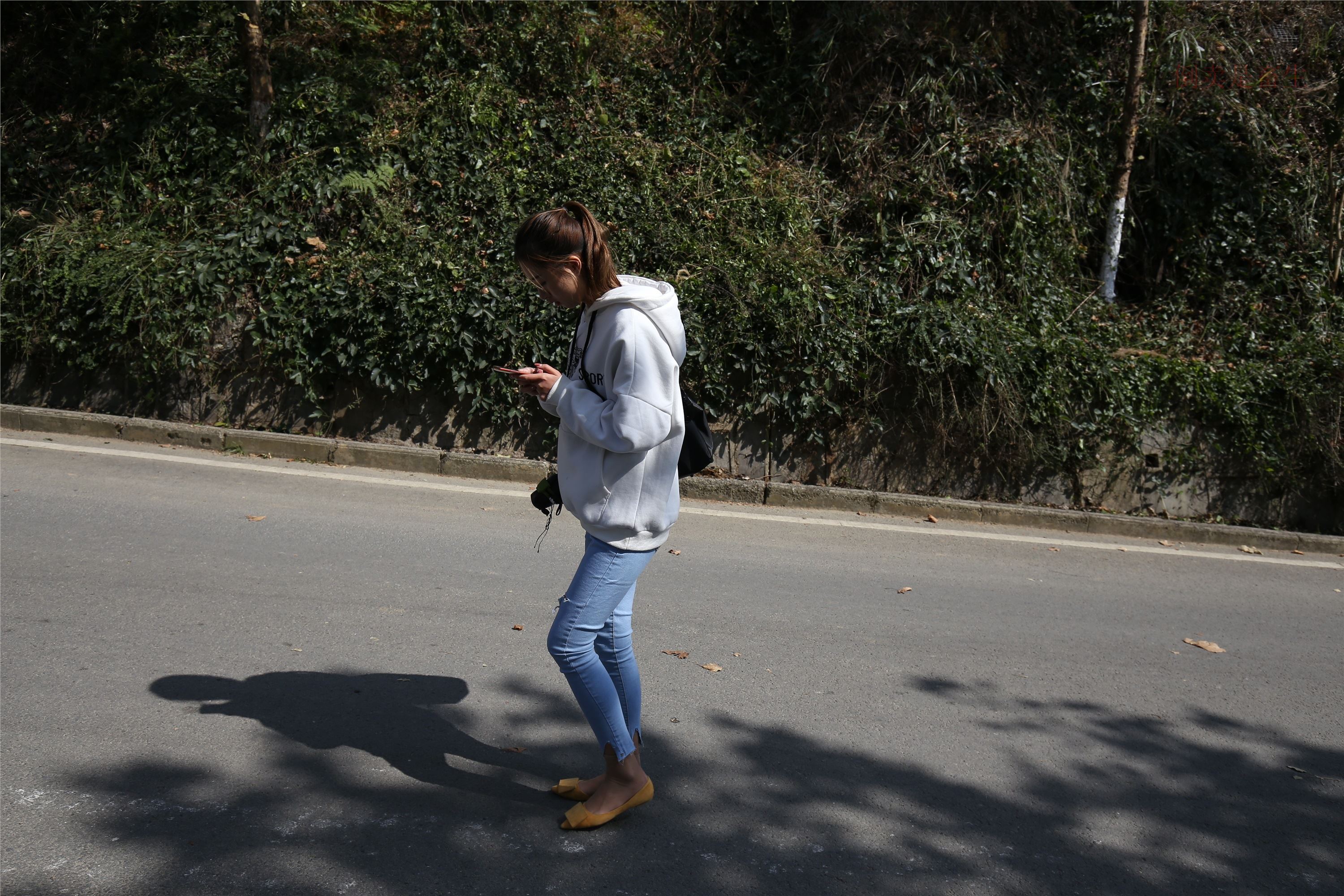 大西瓜美女图片 Z6-3 模特1 9牛仔短丝371p2