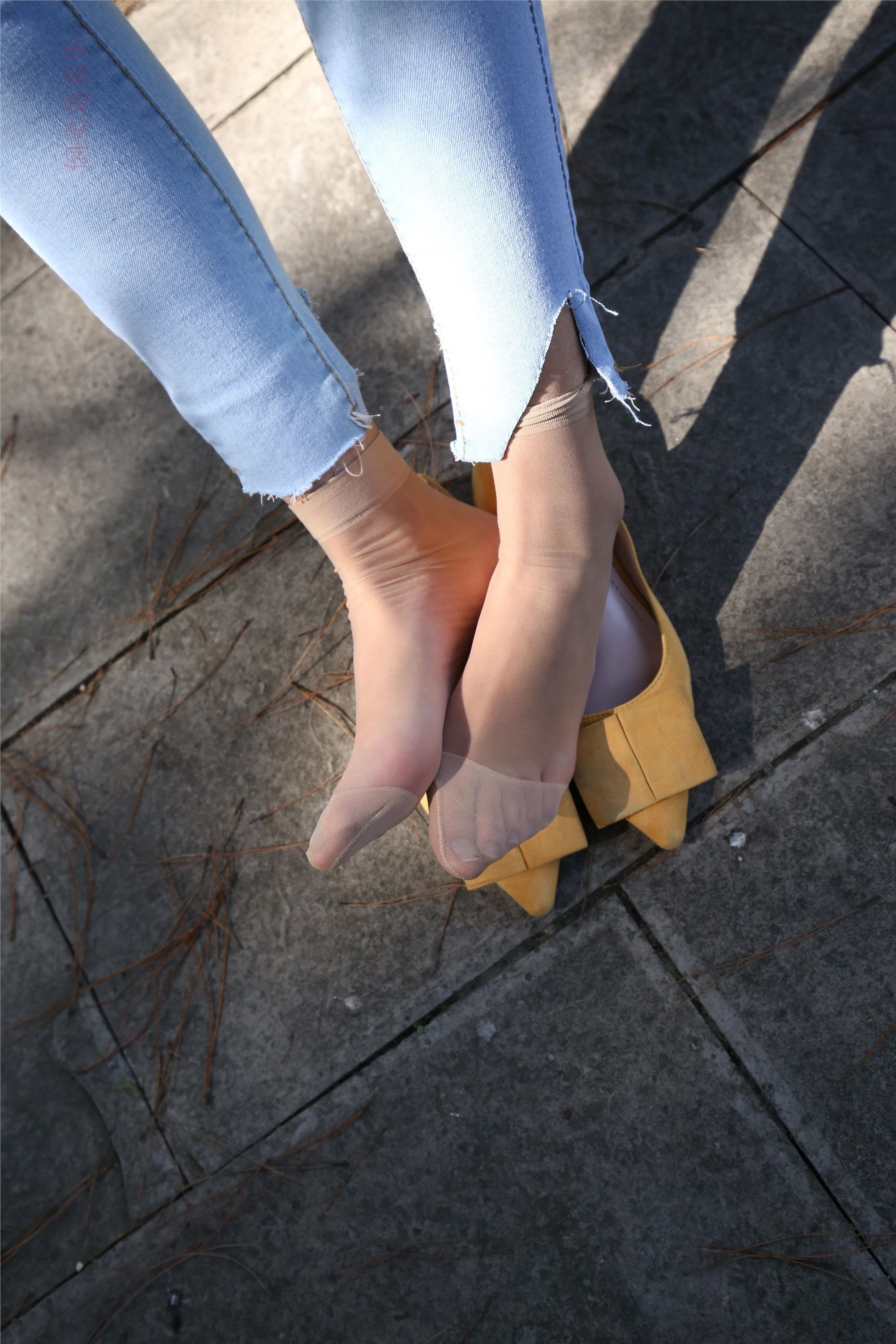 大西瓜美女图片 Z6-3 模特1 9牛仔短丝371p3