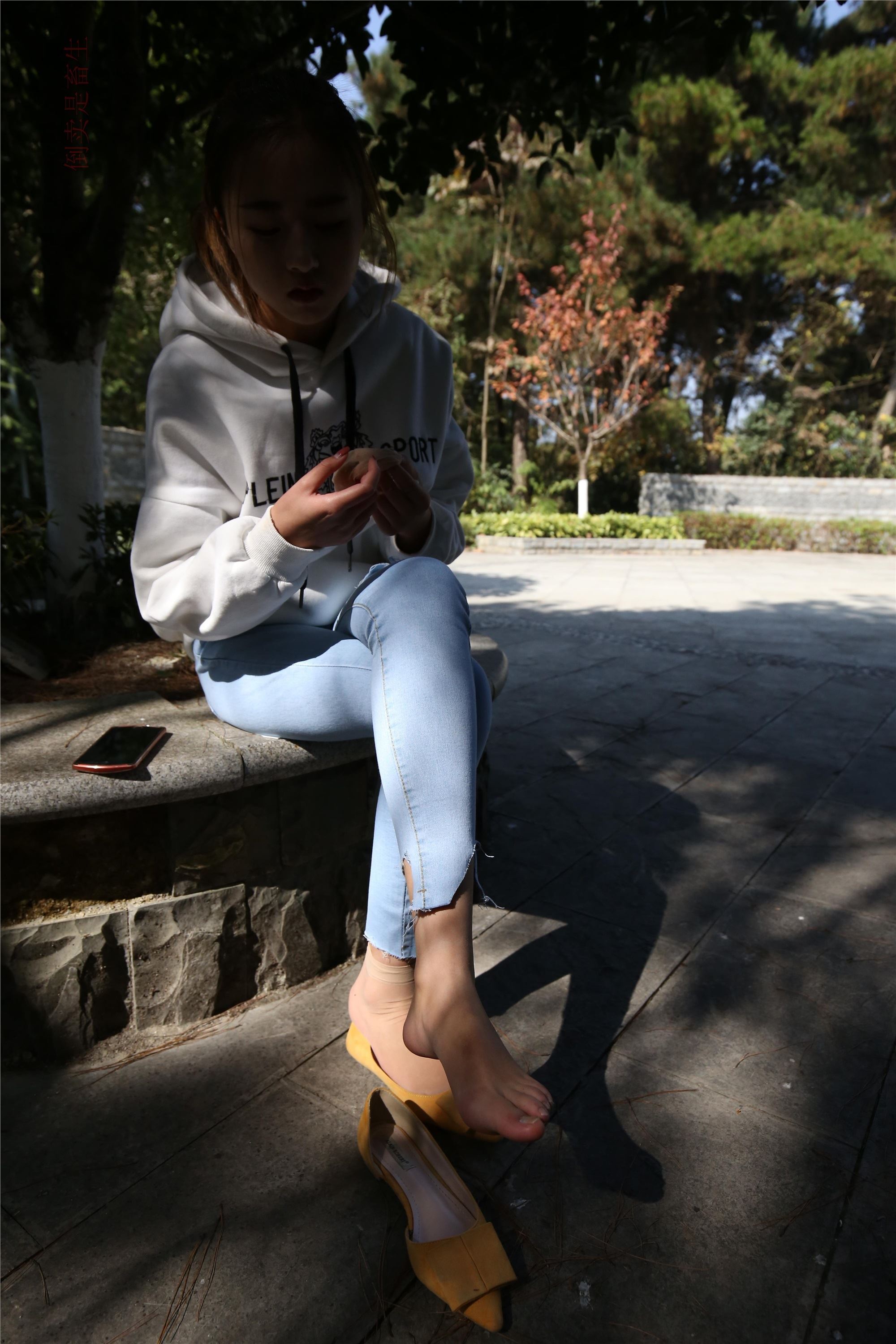 大西瓜美女图片 Z6-3 模特1 9牛仔短丝371p3