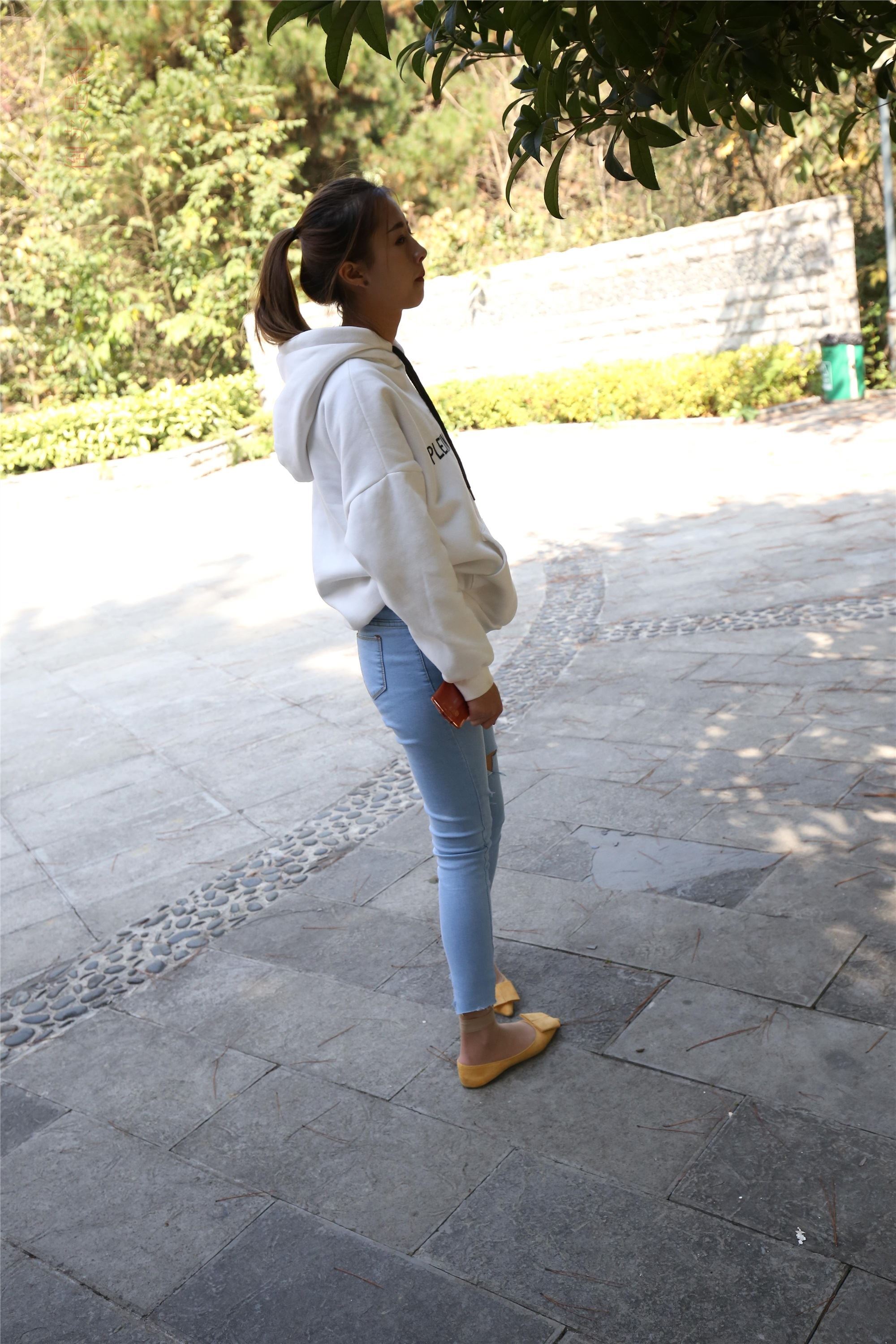 大西瓜美女图片 Z6-3 模特1 9牛仔短丝371p3