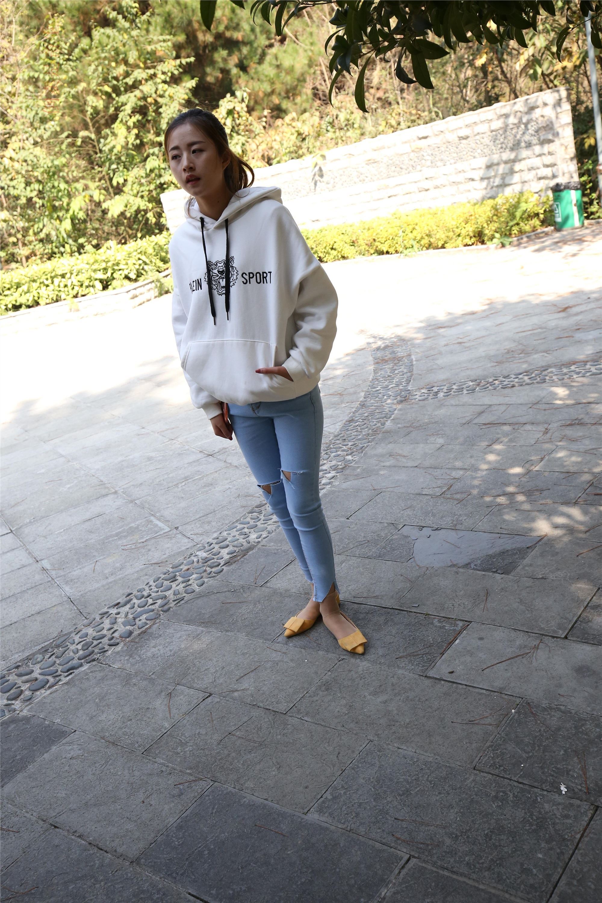 大西瓜美女图片 Z6-3 模特1 9牛仔短丝371p3