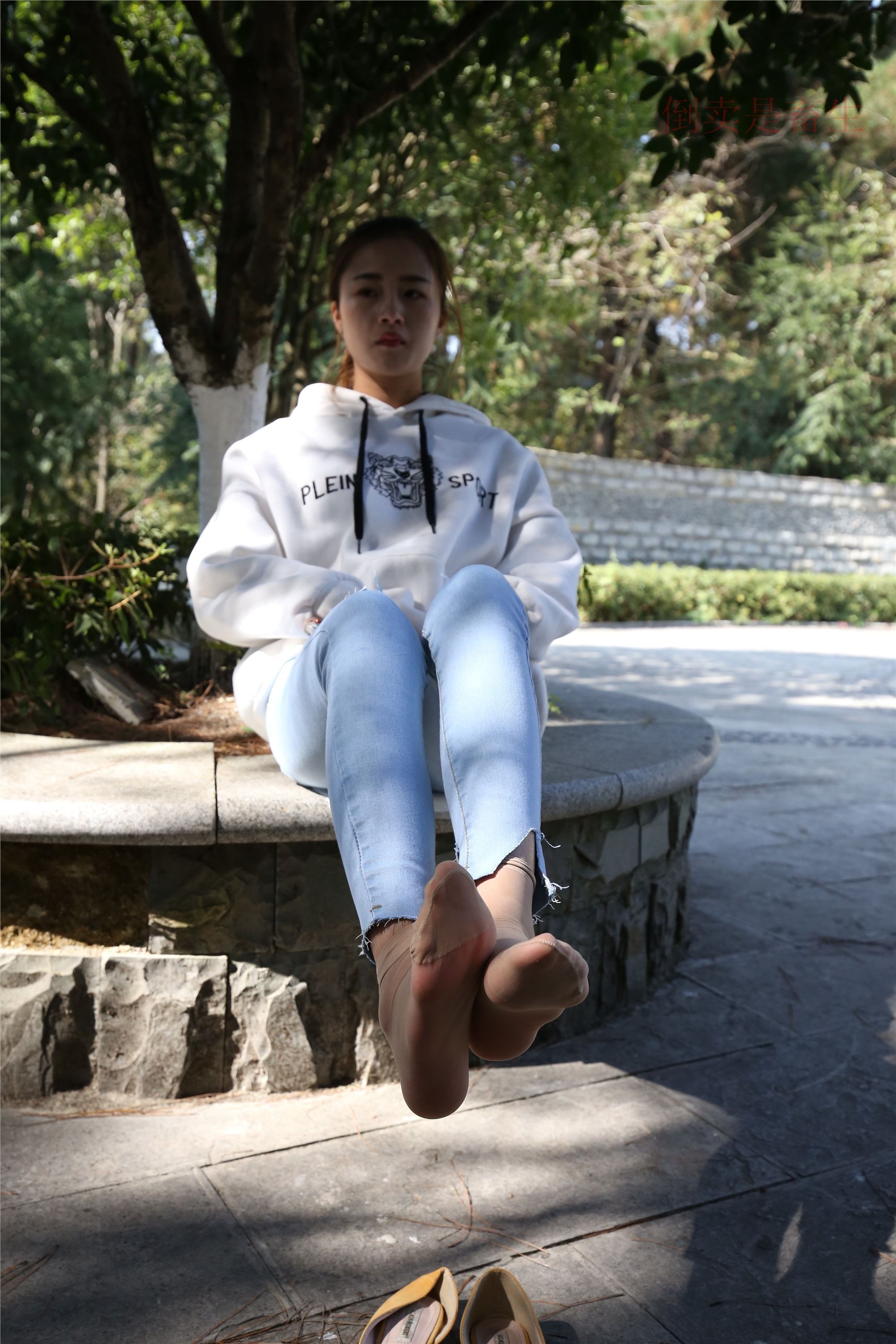 大西瓜美女图片 Z6-3 模特1 9牛仔短丝371p3