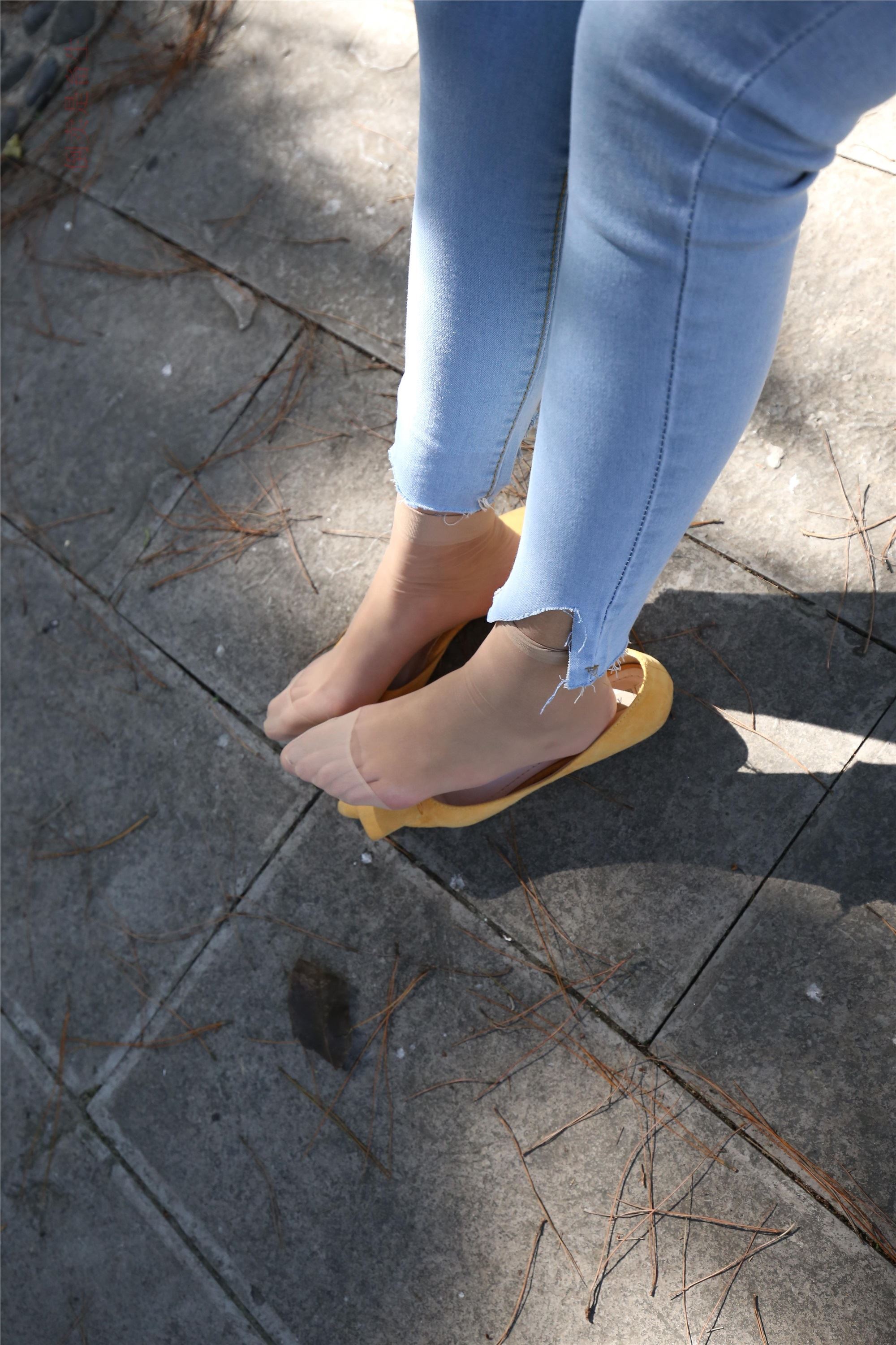 大西瓜美女图片 Z6-3 模特1 9牛仔短丝371p3