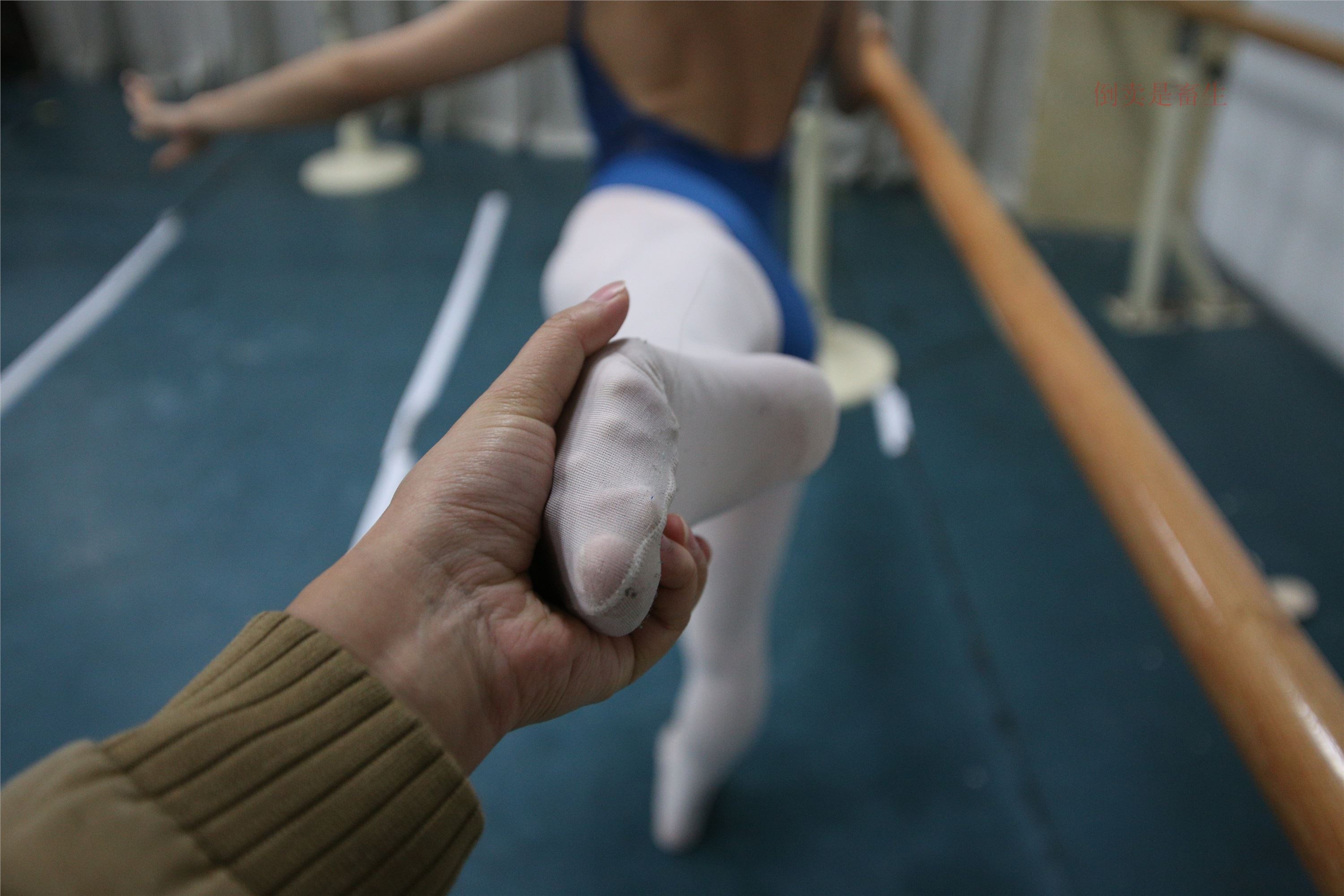 大西瓜美女图片 Z6-4 模特2 月下舞蹈449p1