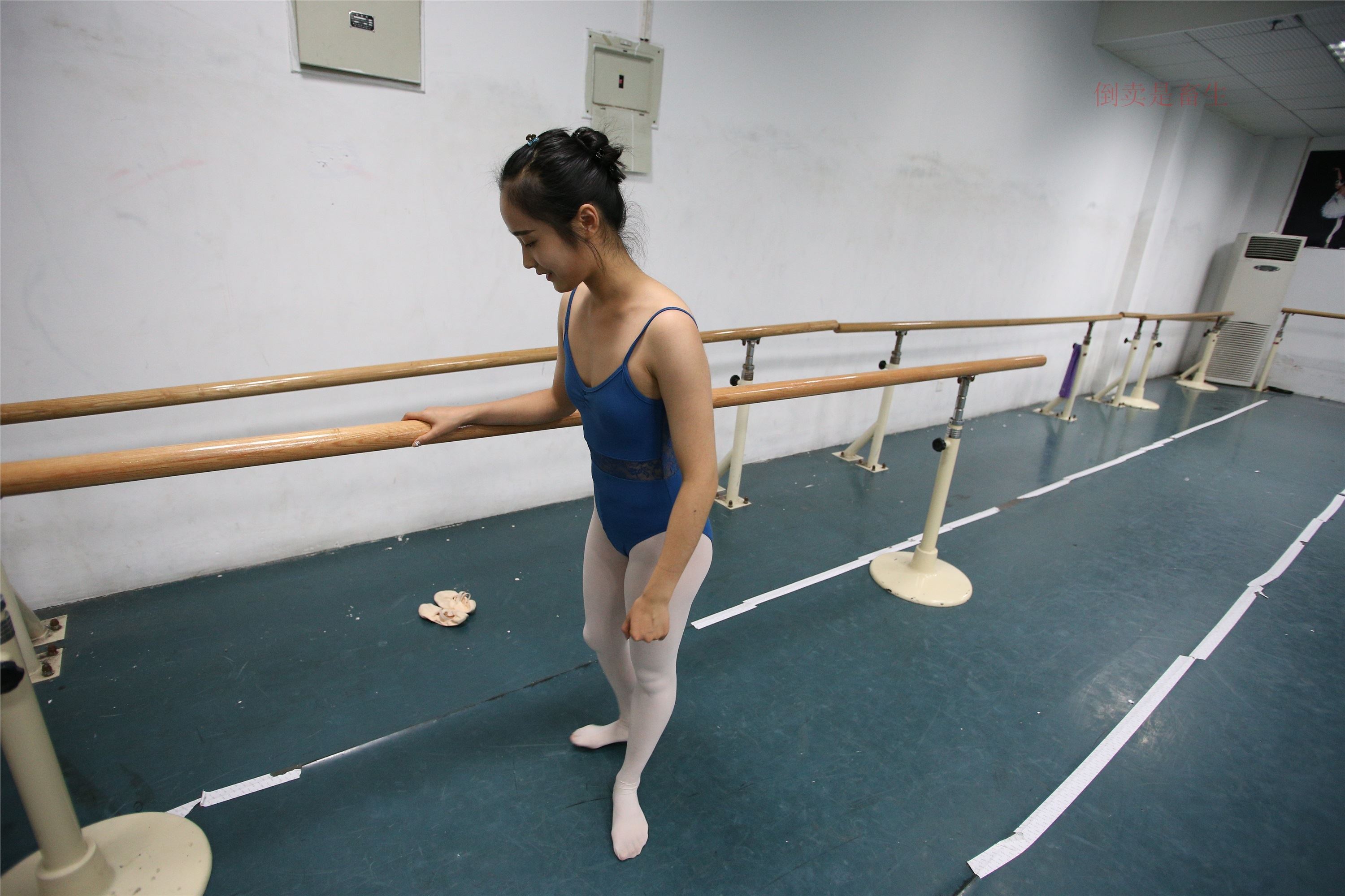 大西瓜美女图片 Z6-4 模特2 月下舞蹈449p1