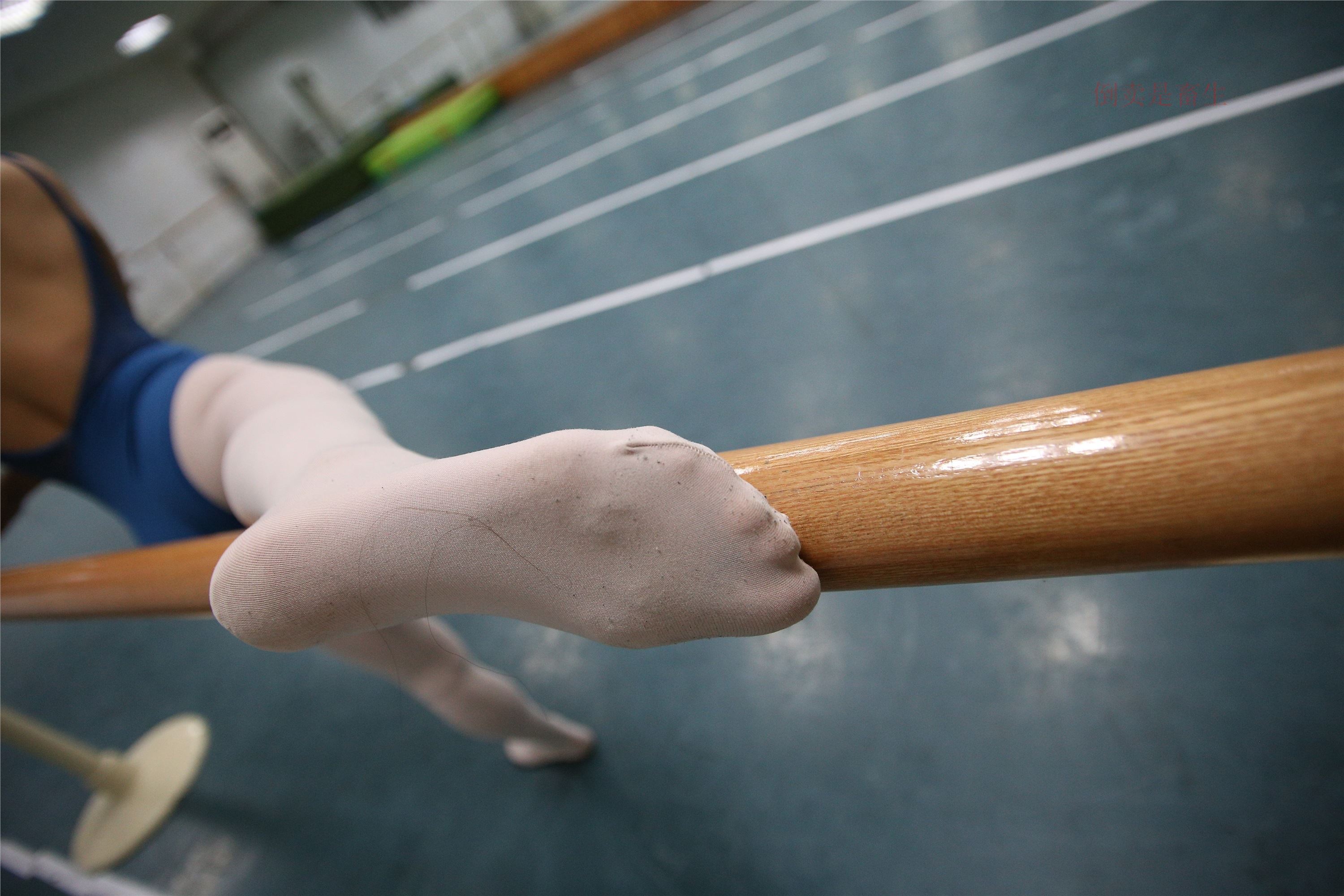 大西瓜美女图片 Z6-4 模特2 月下舞蹈449p1