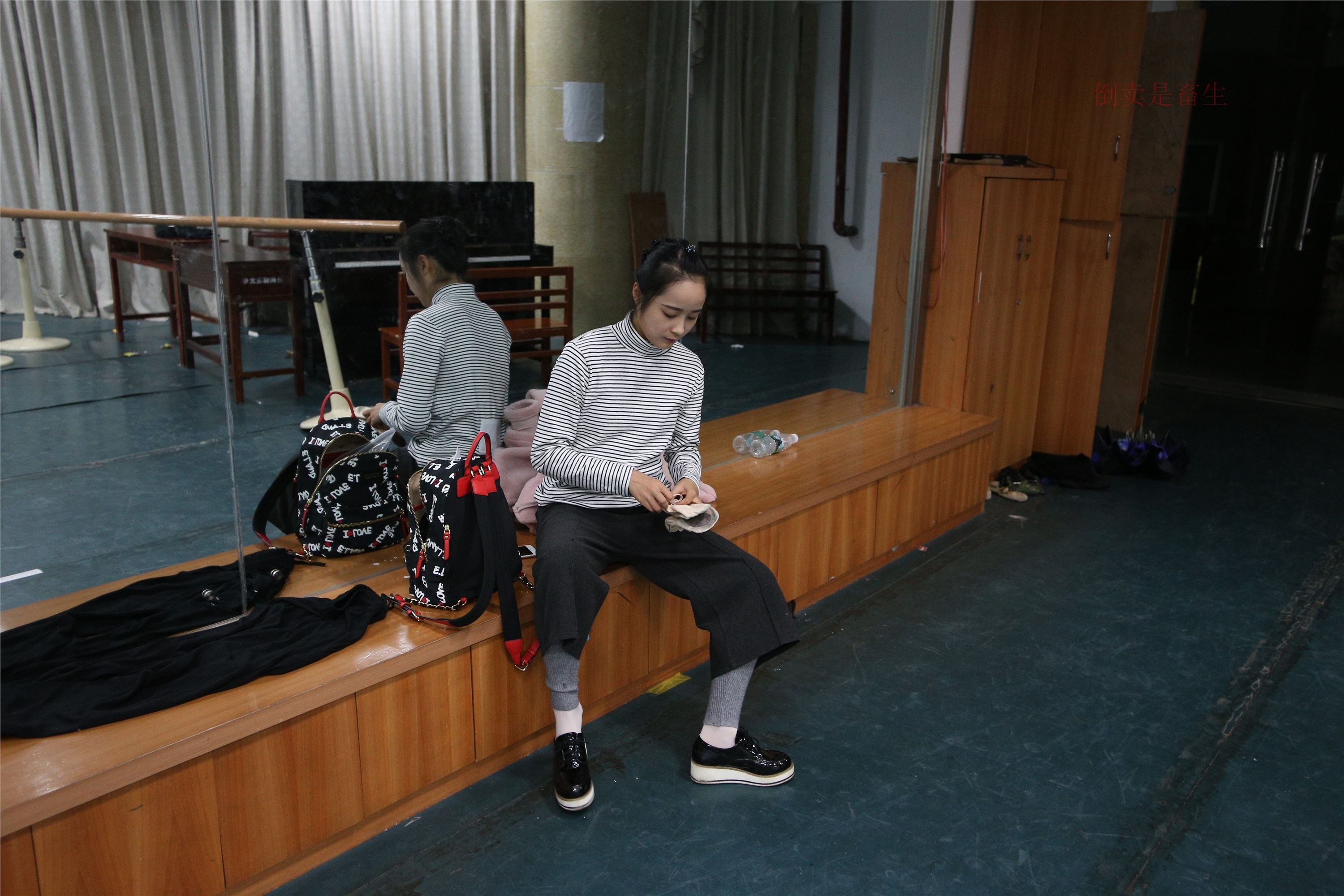 大西瓜美女图片 Z6-4 模特2 月下舞蹈449p1