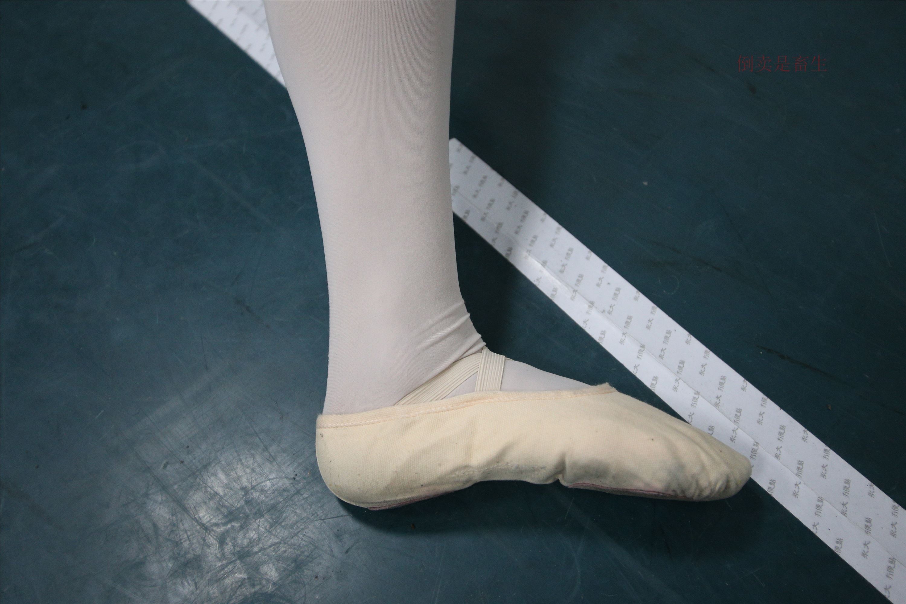 大西瓜美女图片 Z6-4 模特2 月下舞蹈449p1