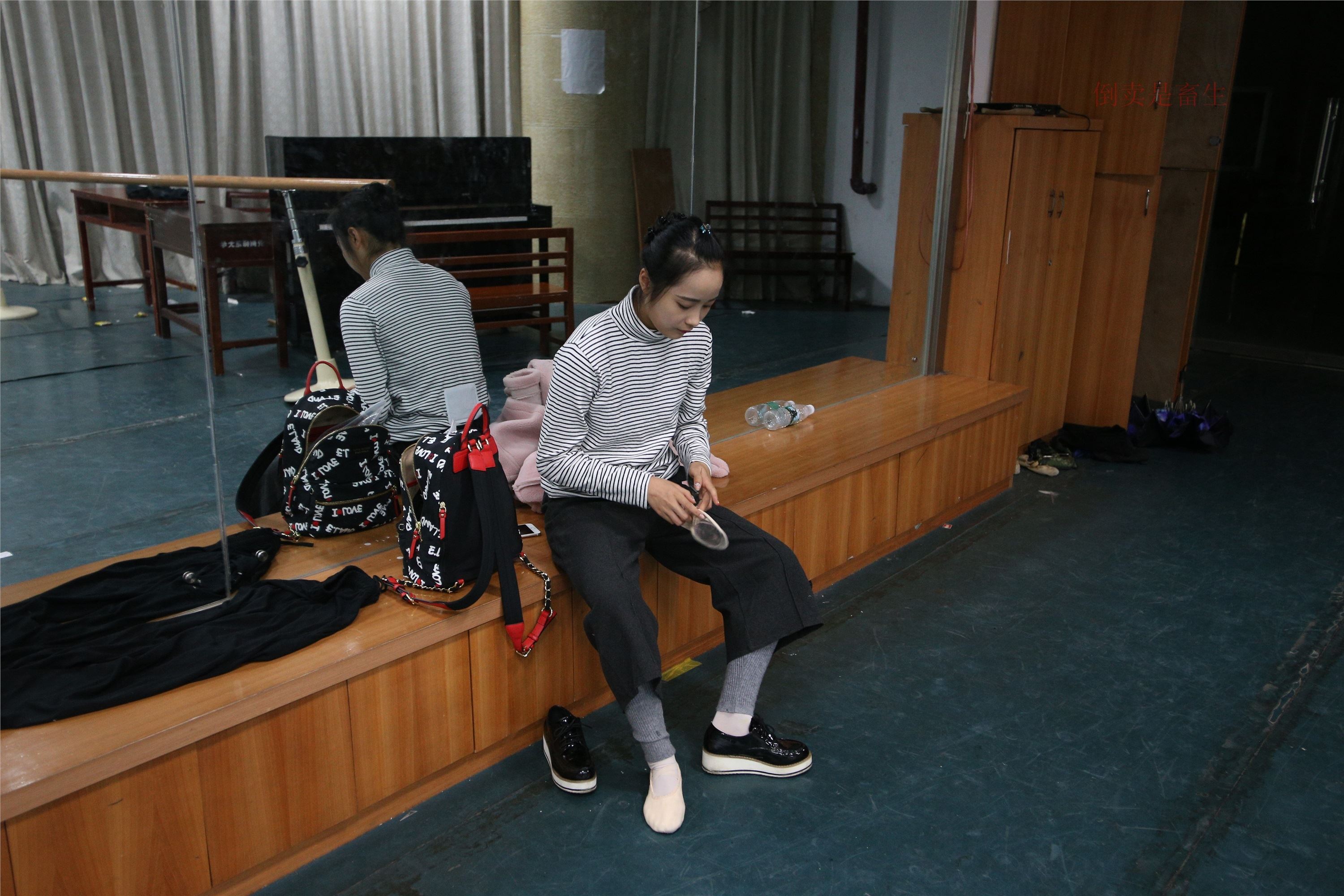 大西瓜美女图片 Z6-4 模特2 月下舞蹈449p1