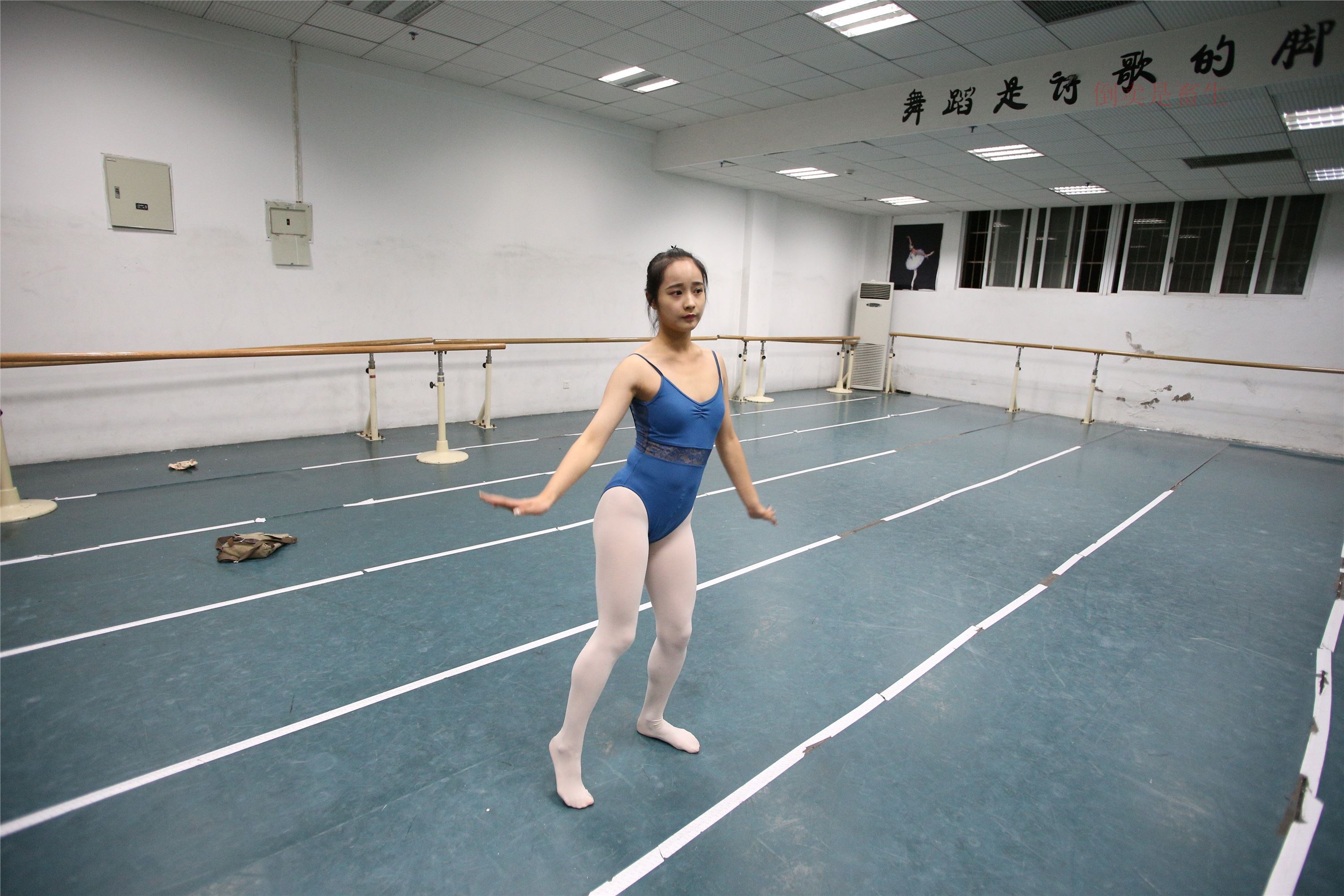 大西瓜美女图片 Z6-4 模特2 月下舞蹈449p2