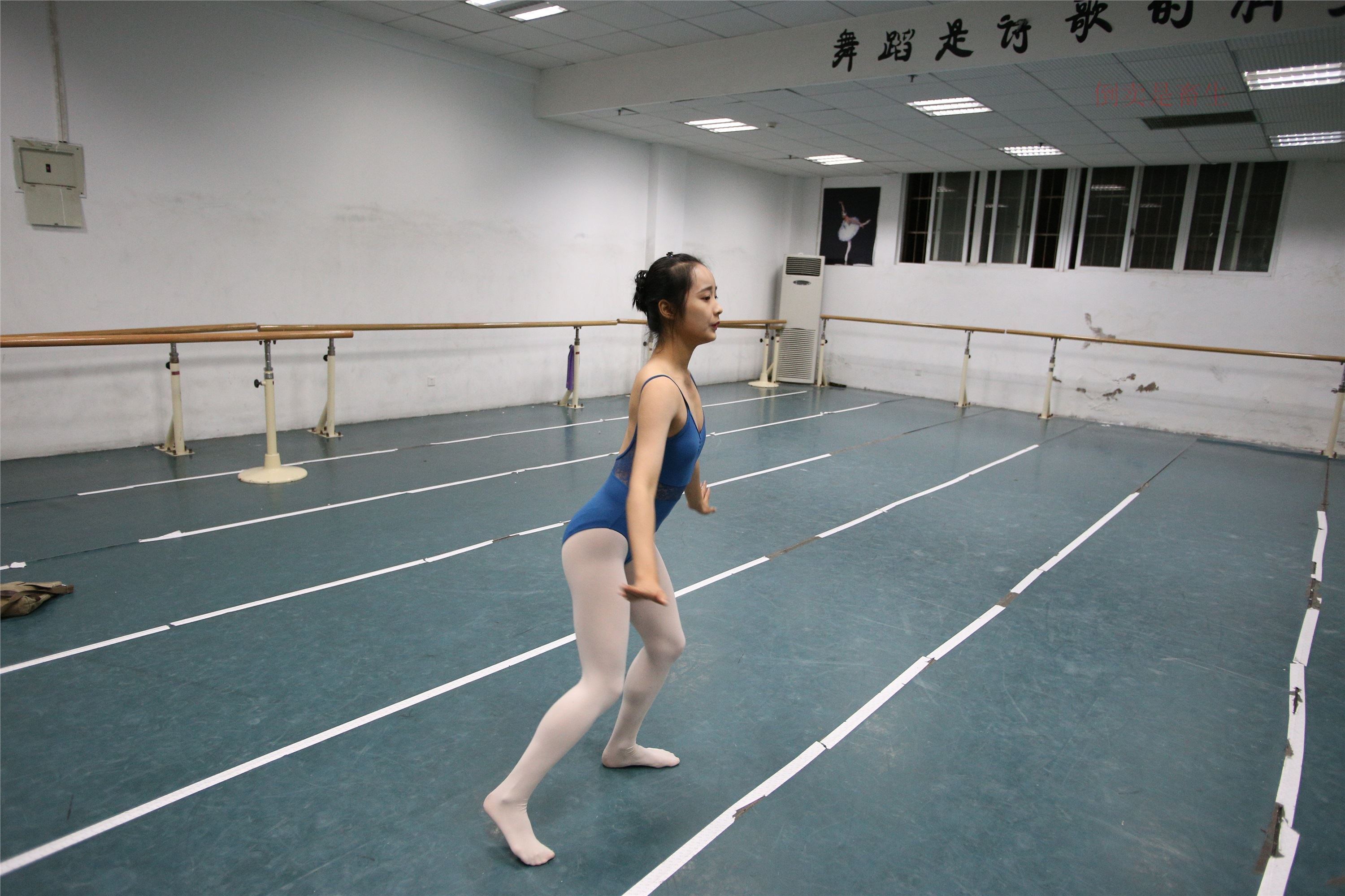 大西瓜美女图片 Z6-4 模特2 月下舞蹈449p2