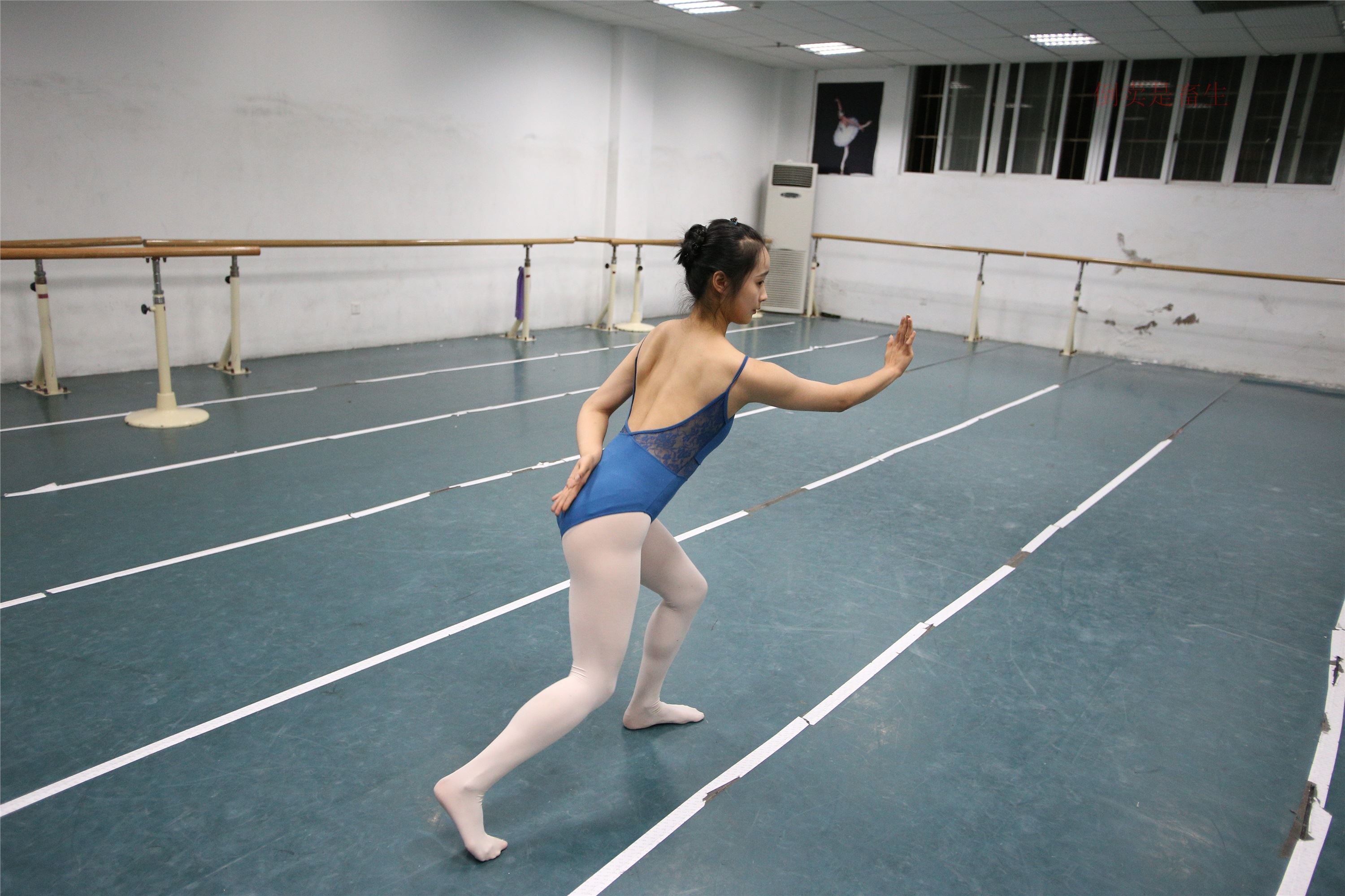 大西瓜美女图片 Z6-4 模特2 月下舞蹈449p2