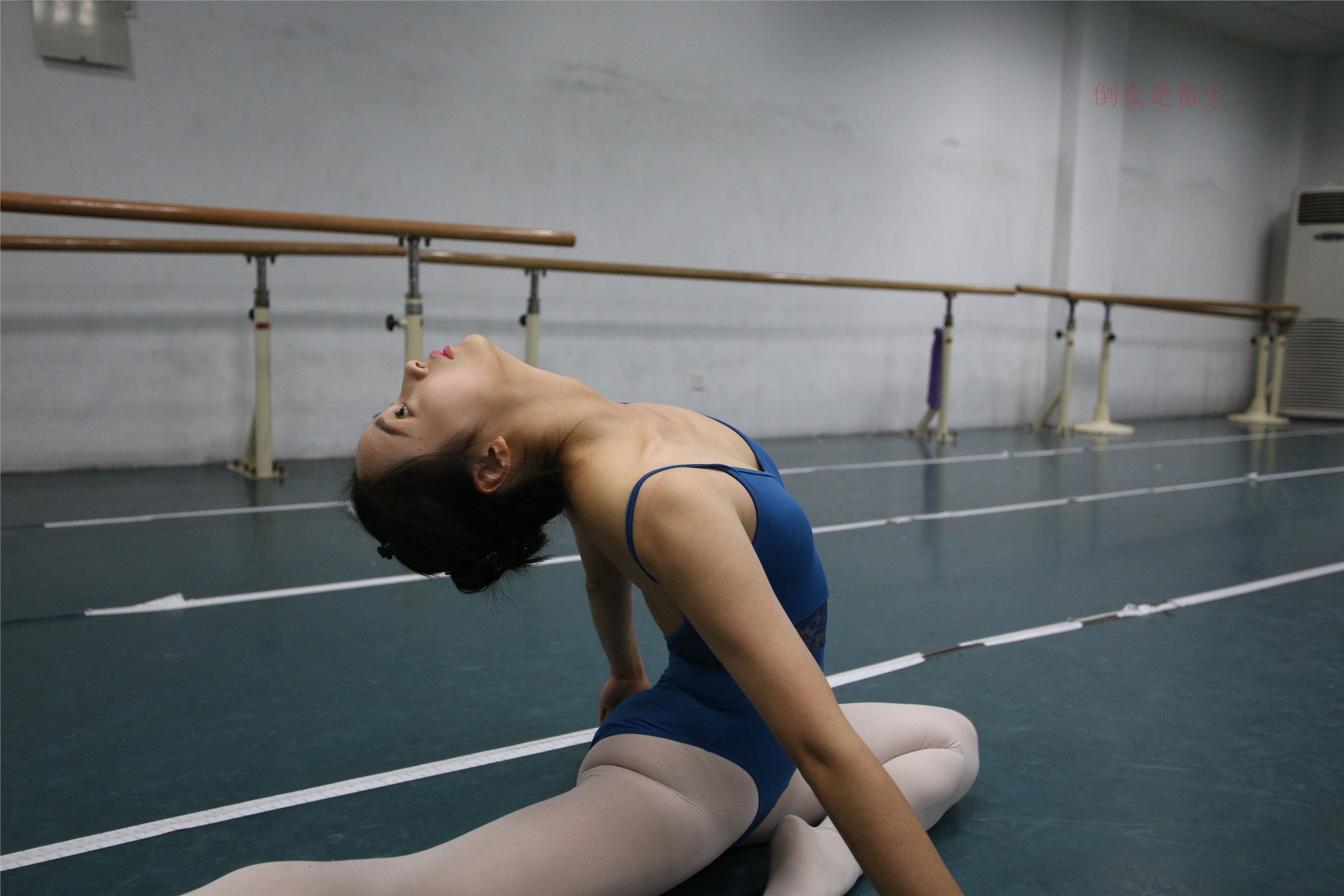 大西瓜美女图片 Z6-4 模特2 月下舞蹈449p2