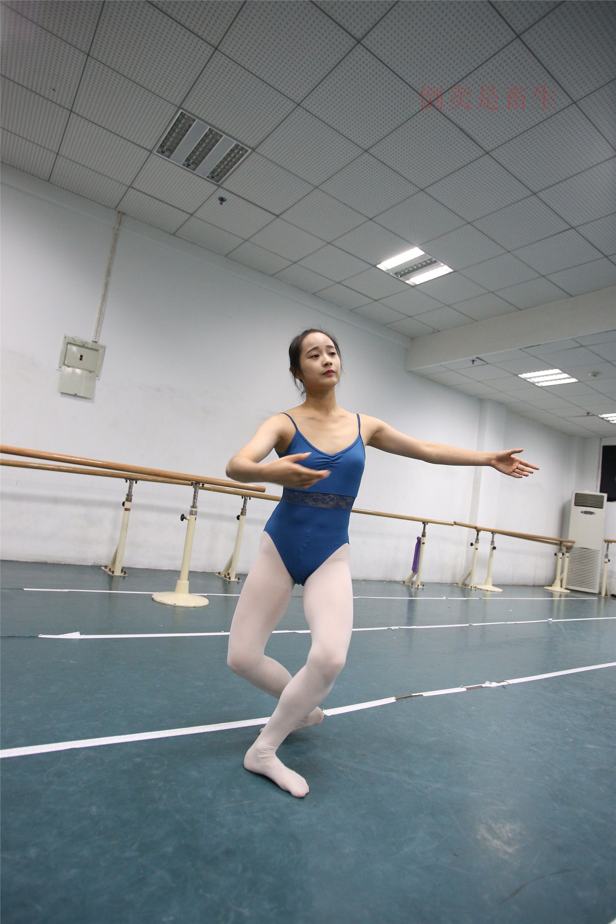 大西瓜美女图片 Z6-4 模特2 月下舞蹈449p2