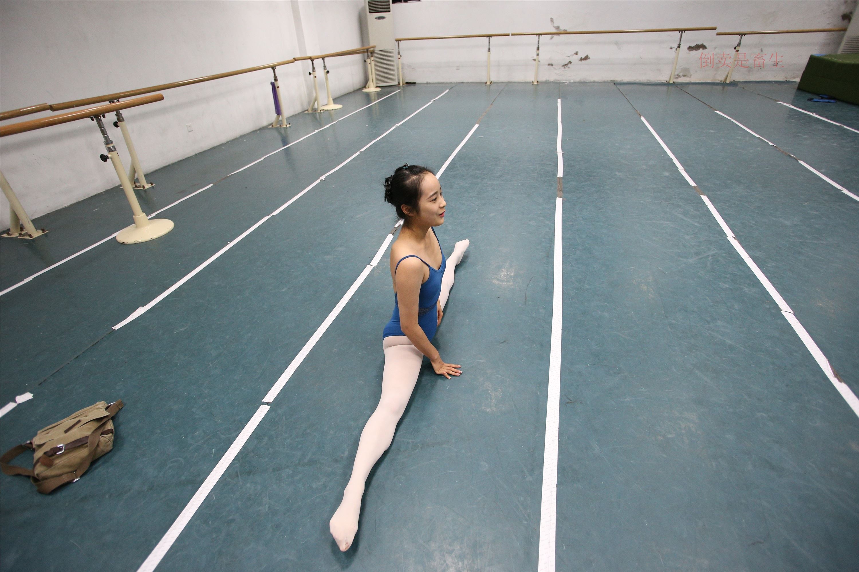 大西瓜美女图片 Z6-4 模特2 月下舞蹈449p2