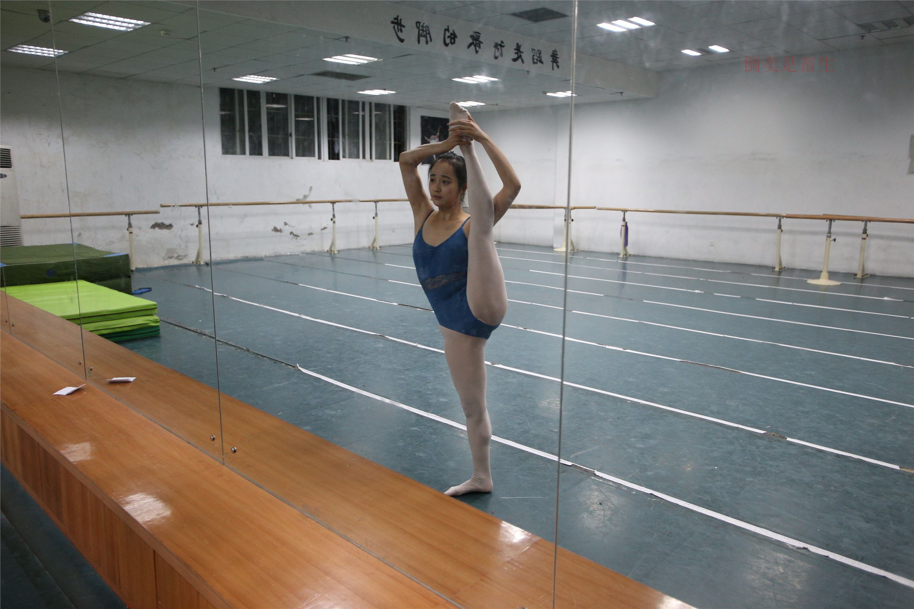 大西瓜美女图片 Z6-4 模特2 月下舞蹈449p2