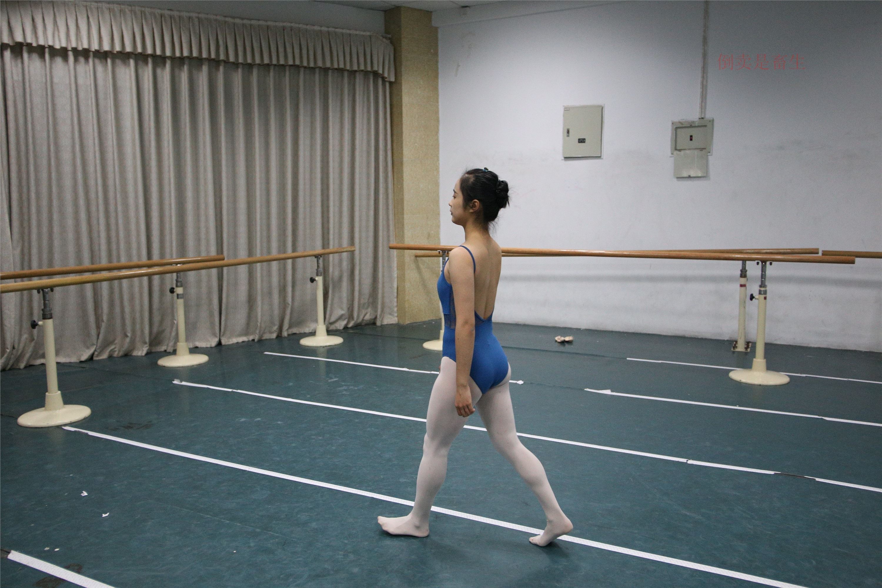 大西瓜美女图片 Z6-4 模特2 月下舞蹈449p2