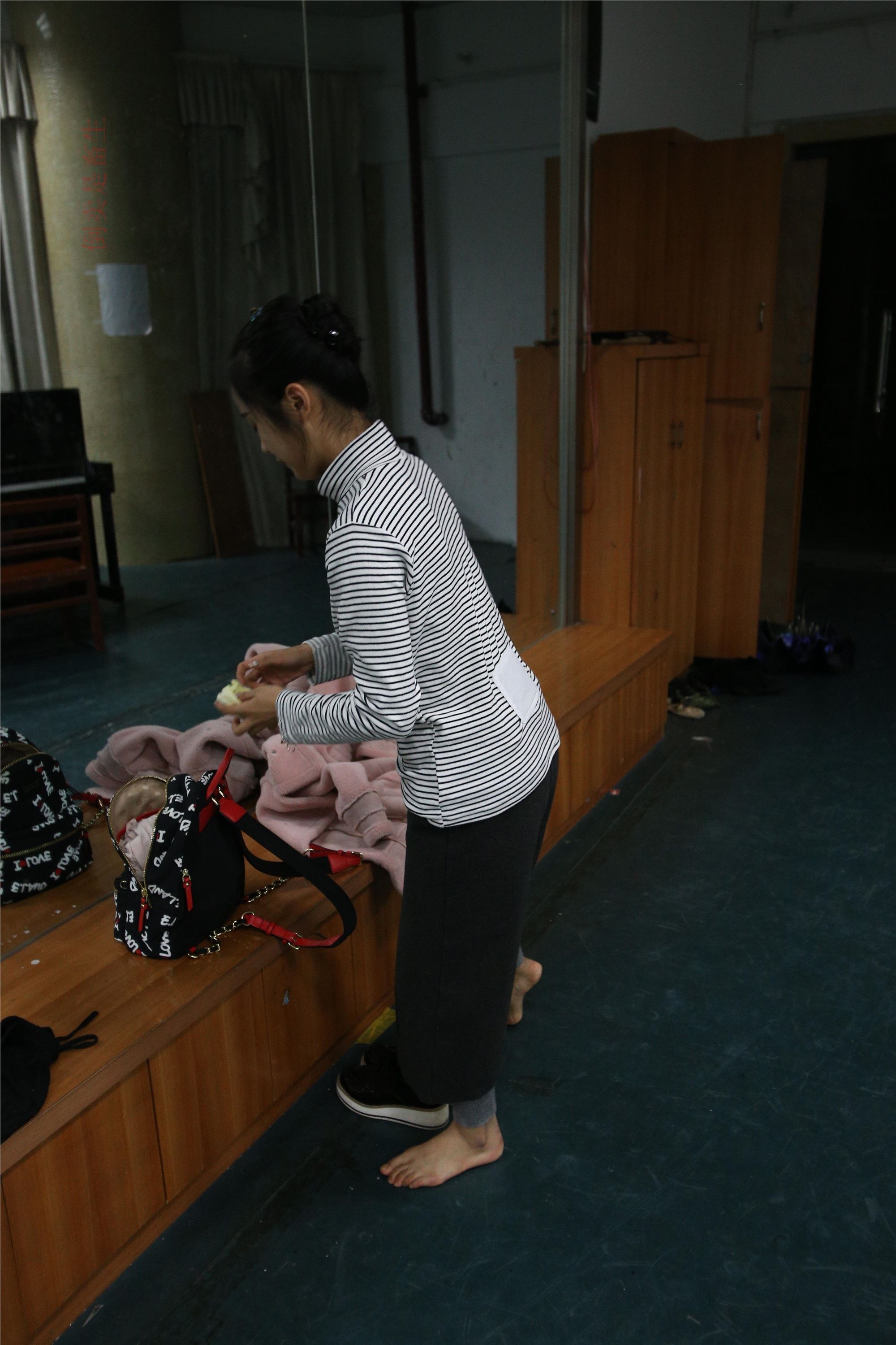 大西瓜美女图片 Z6-4 模特2 月下舞蹈449p3