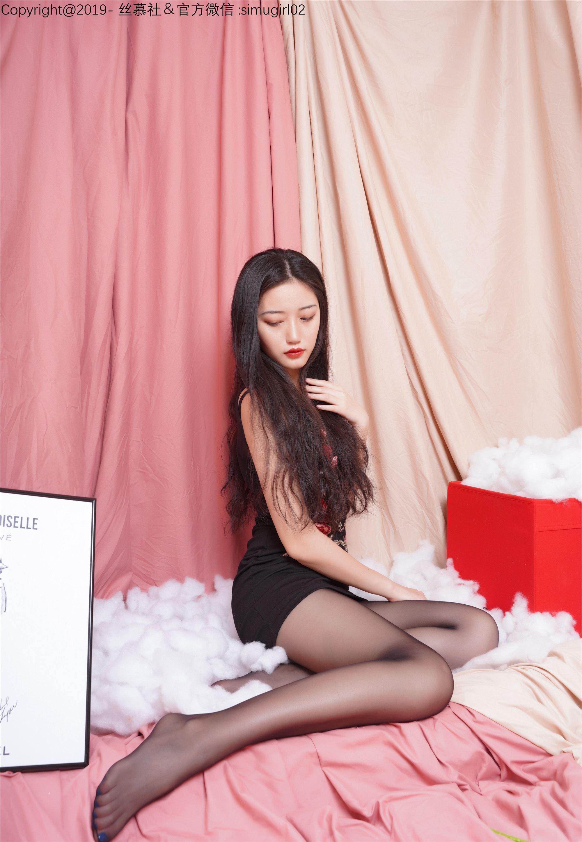 丝慕写真 SM019 模特：双双《穿V领旗袍的双双》