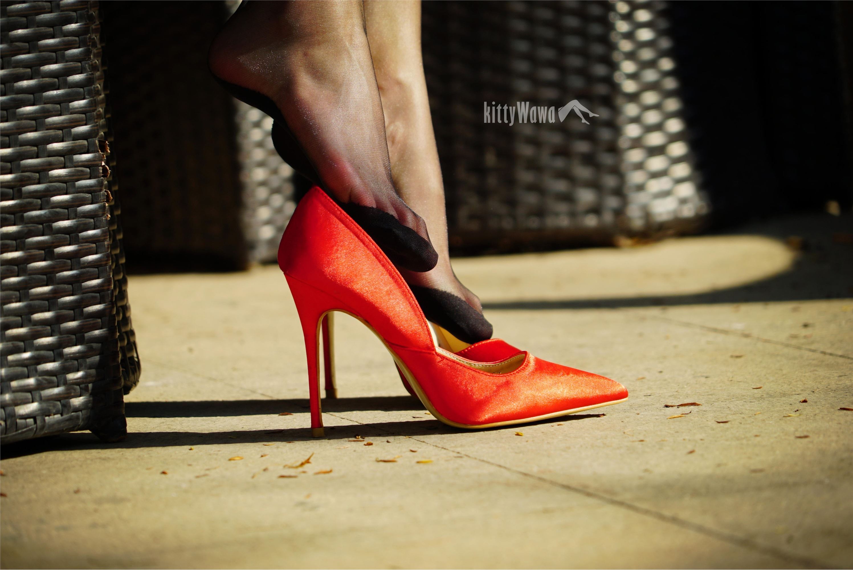 袜小喵  KT037 侵略似火