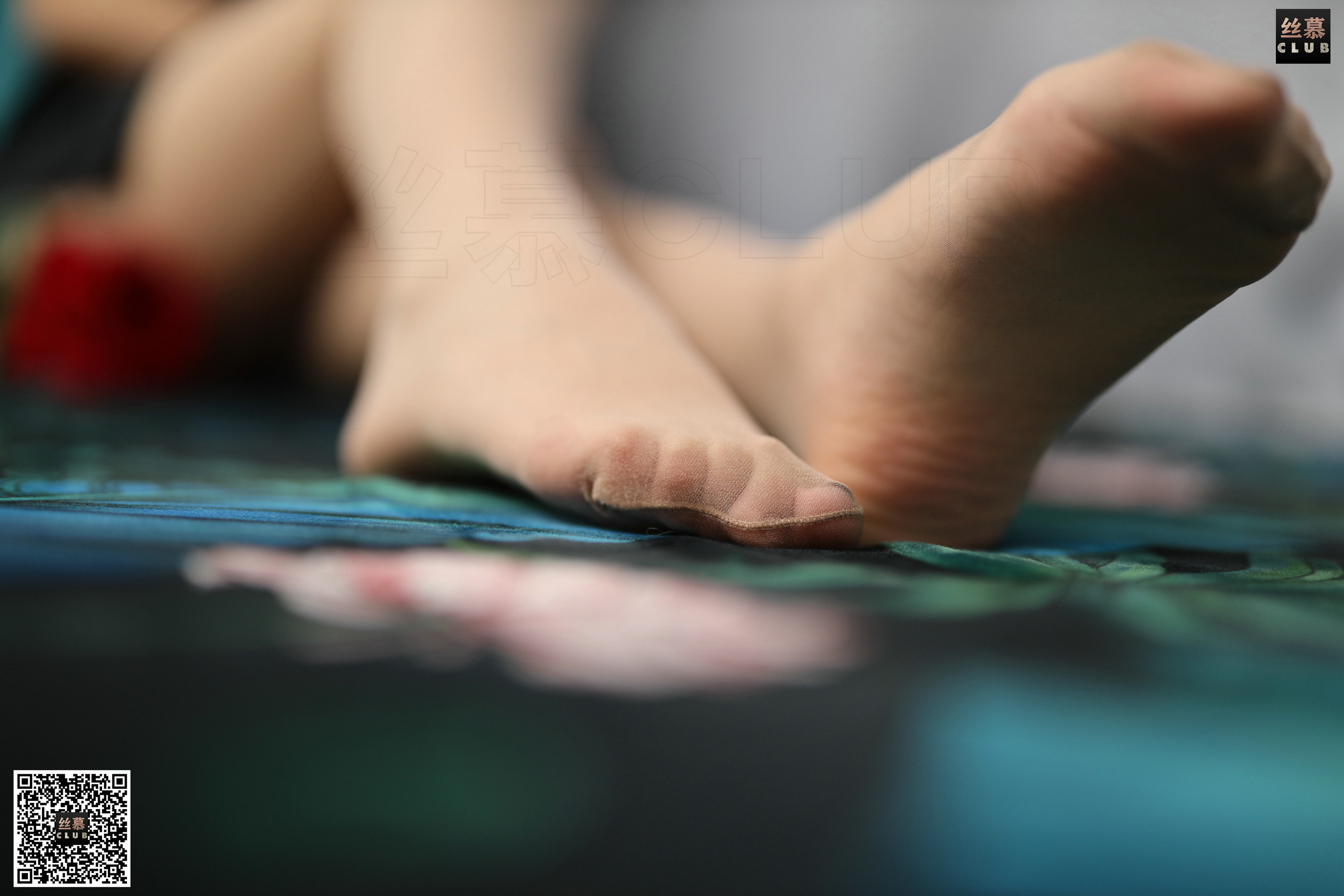 丝慕写真 SM129 文欣 – 开衩旗袍是什么体验