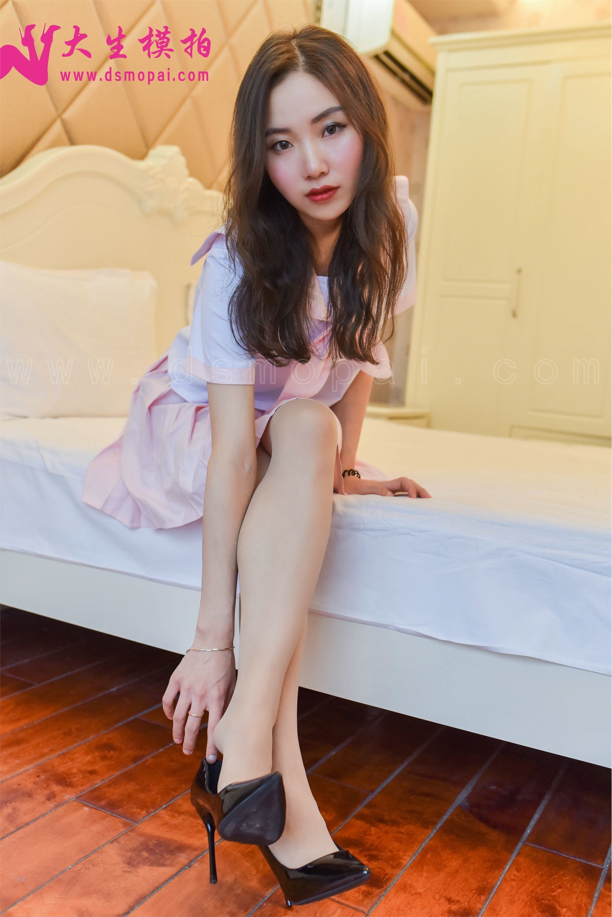 大生模拍 No.107 允儿 – 粉嫩学生装