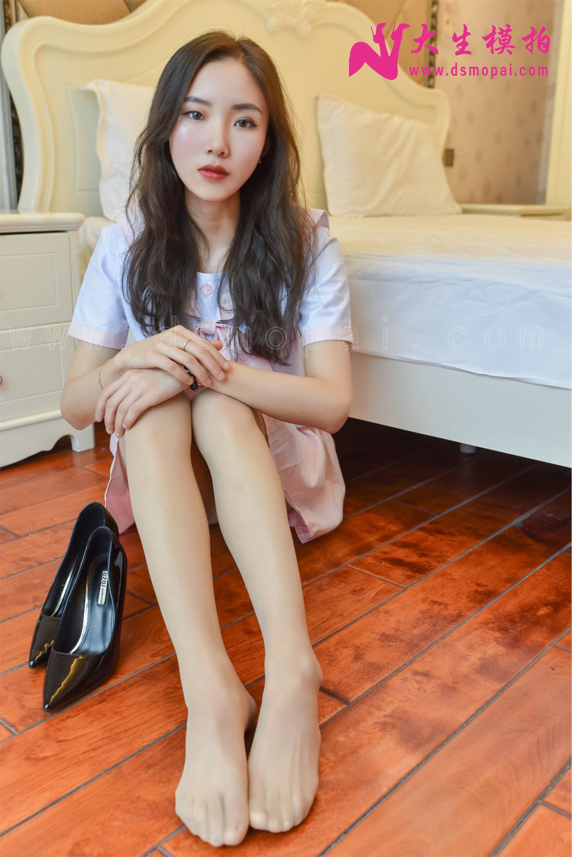 大生模拍 No.107 允儿 – 粉嫩学生装