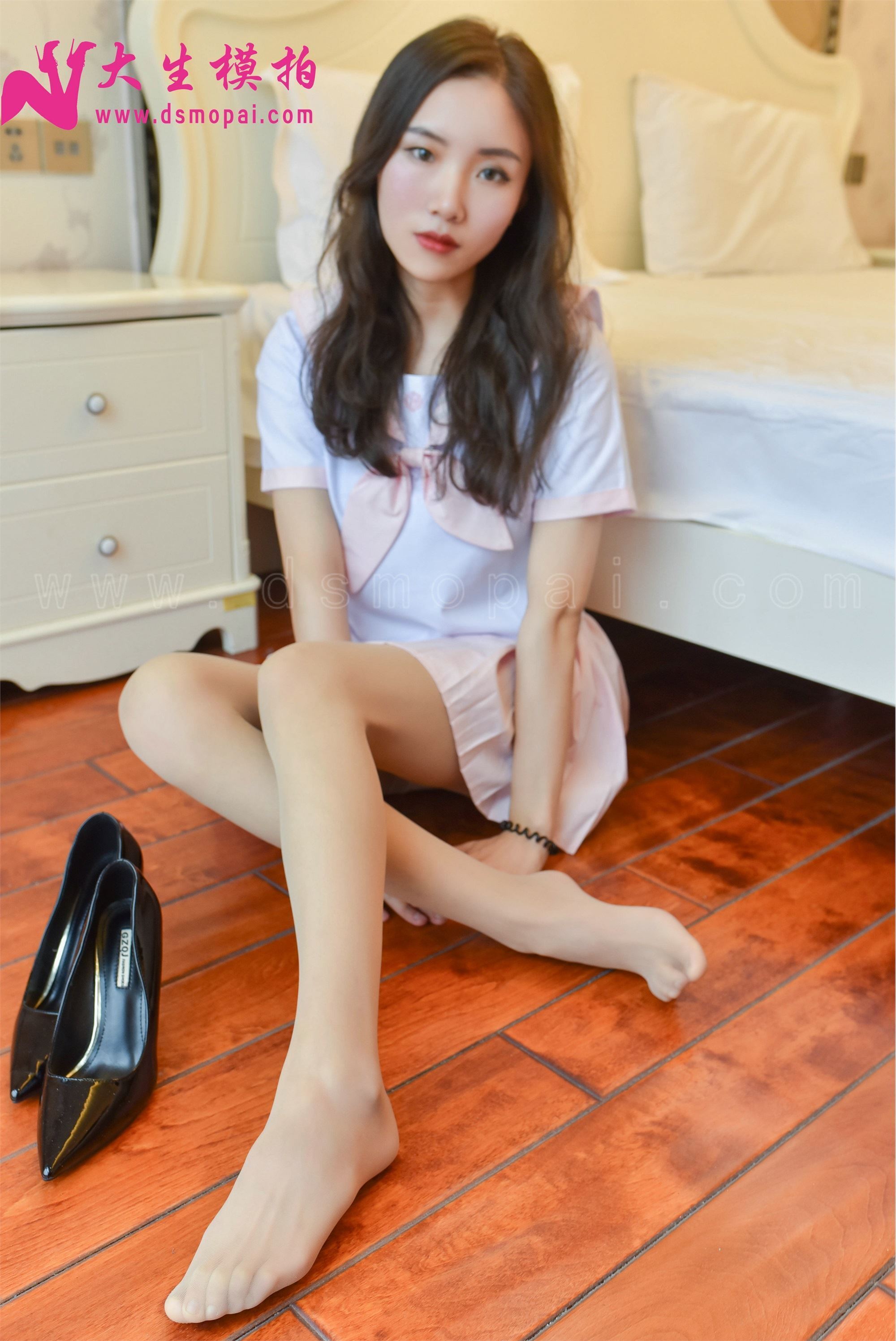 大生模拍 No.107 允儿 – 粉嫩学生装