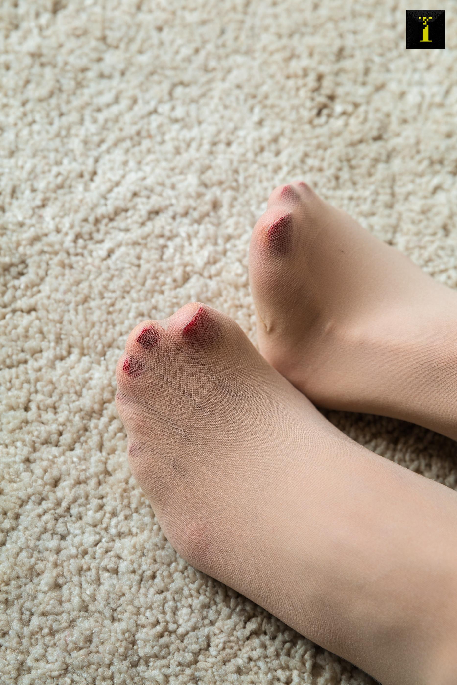 IESS异思趣向 2019.12.09 丝享家640：小小 – 新型脚底一片云