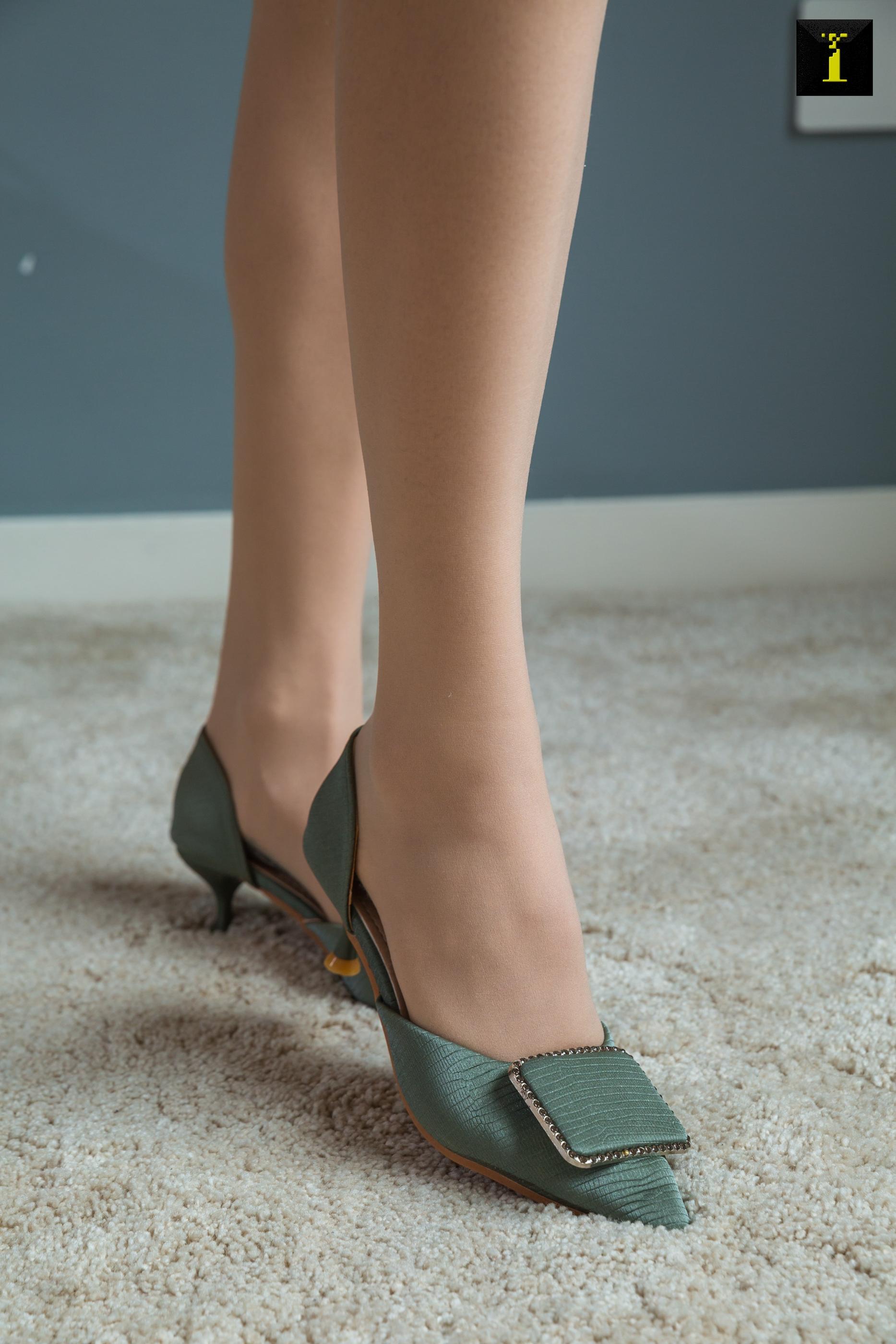 IESS异思趣向 2019.12.09 丝享家640：小小 – 新型脚底一片云