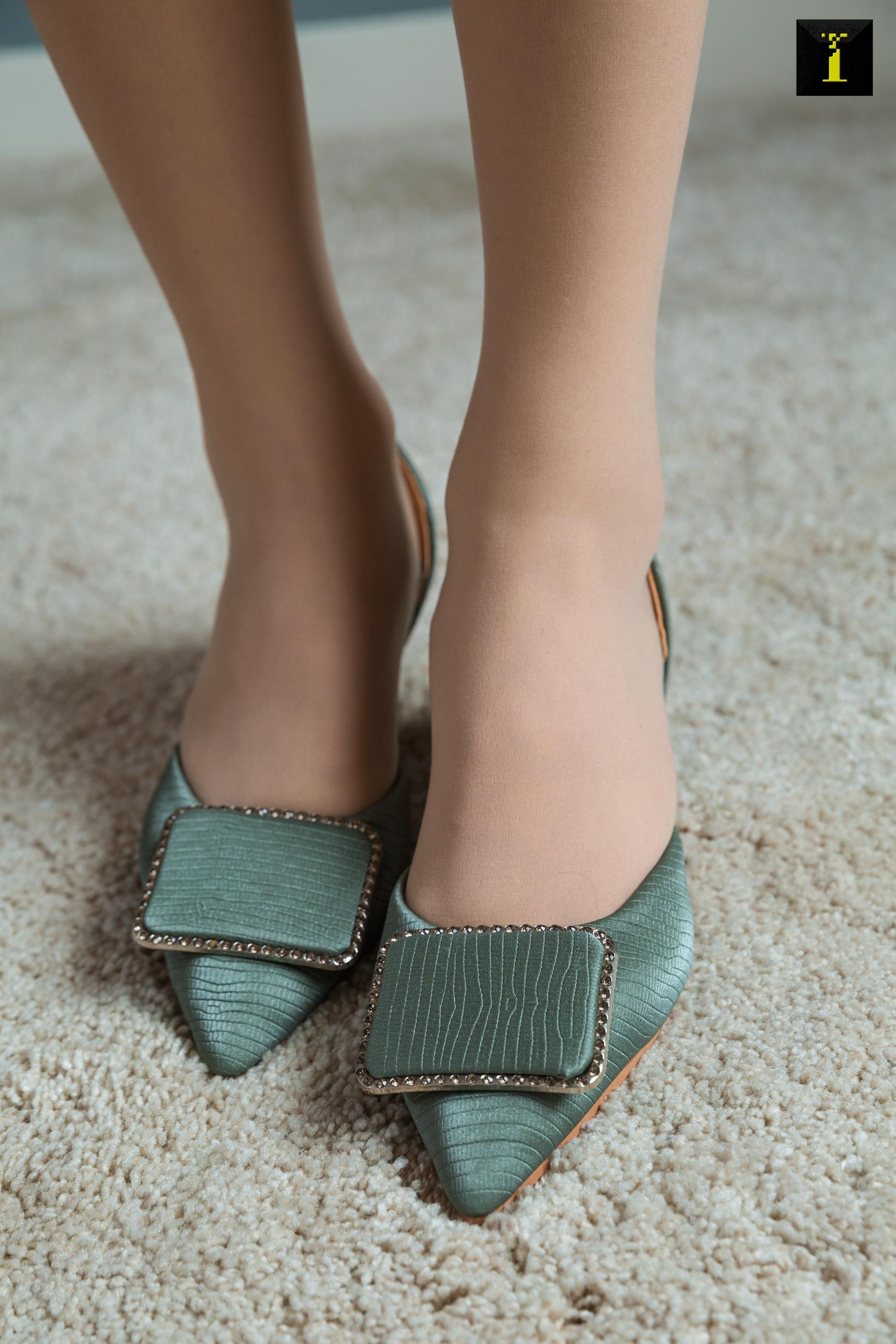 IESS异思趣向 2019.12.09 丝享家640：小小 – 新型脚底一片云