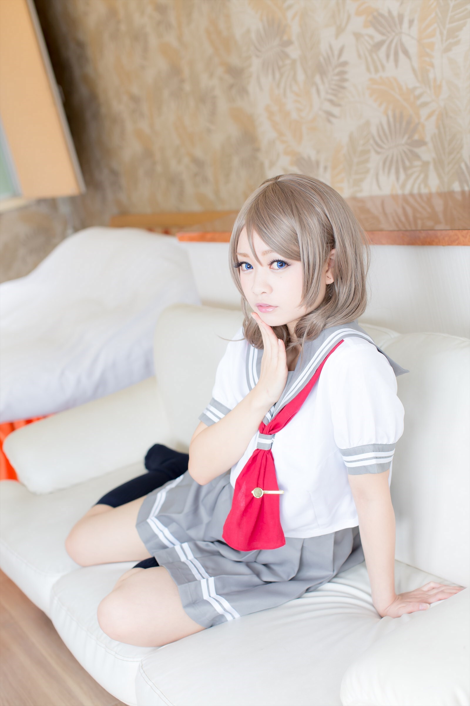 兔玩映画系列 写真-露背毛衣