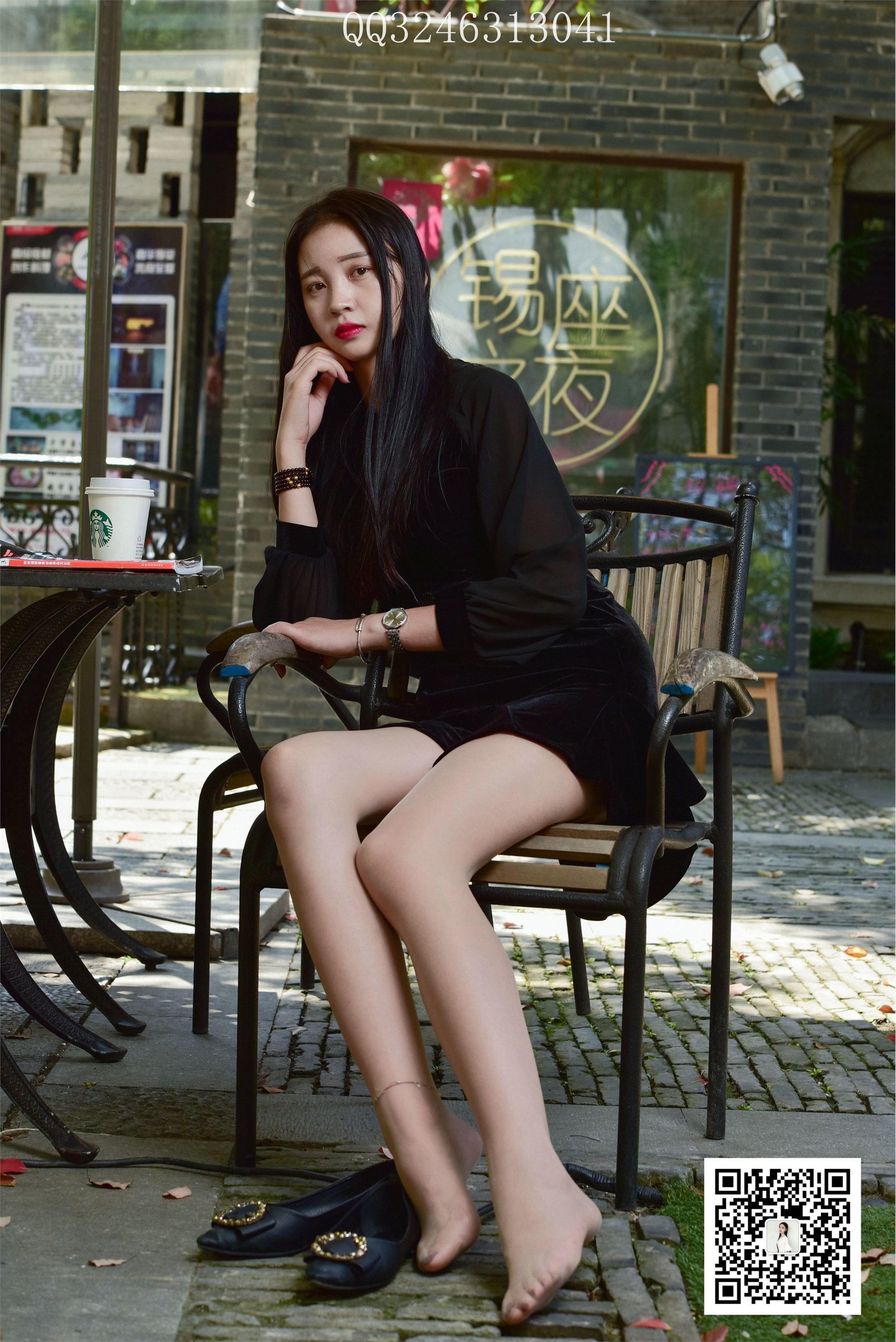 大生模拍  No.081 小梅 – 星巴克门口秀肉丝