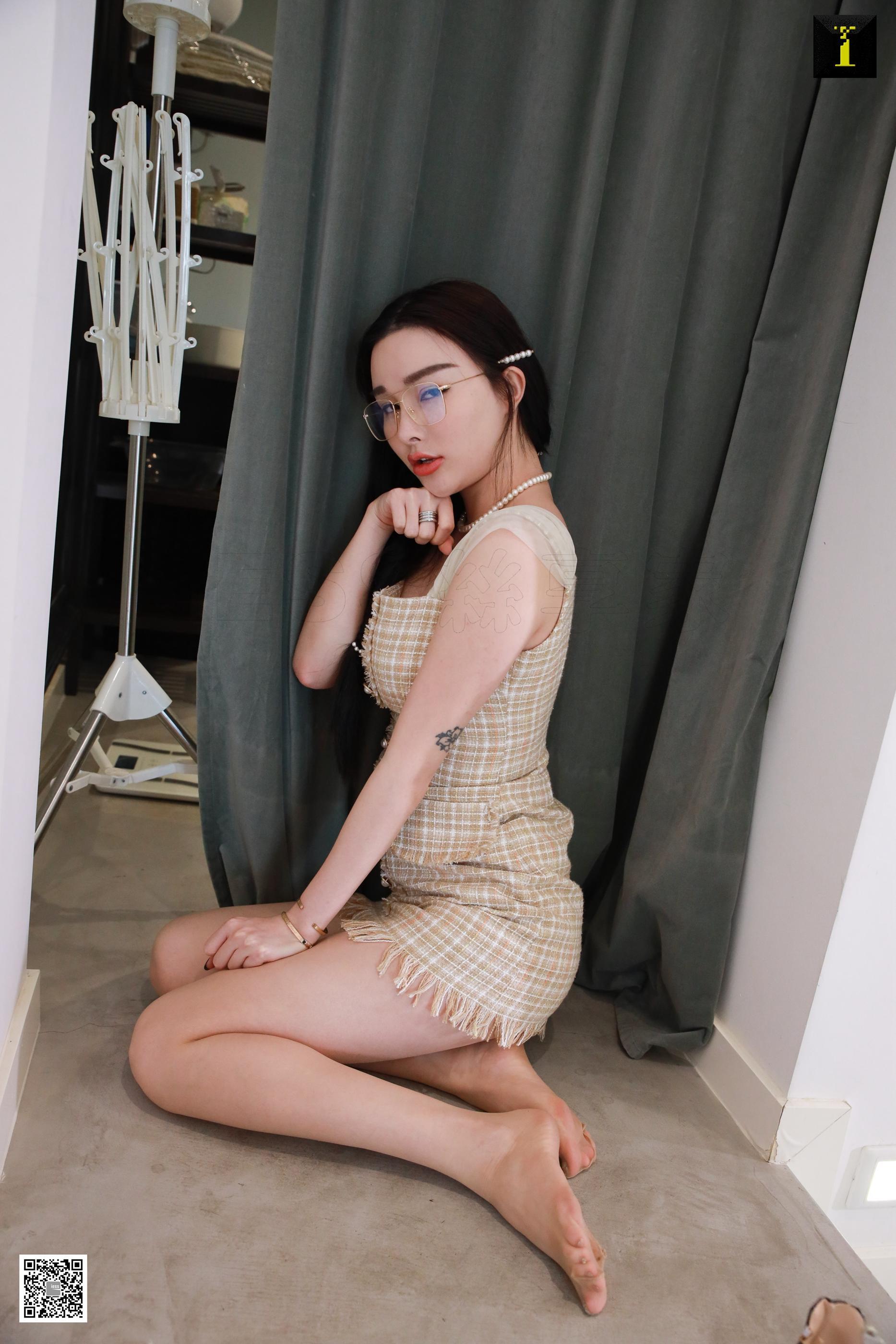 IESS异思趣向 2019.12.12 丝享家643： 喵姐 – 编织包与大长腿