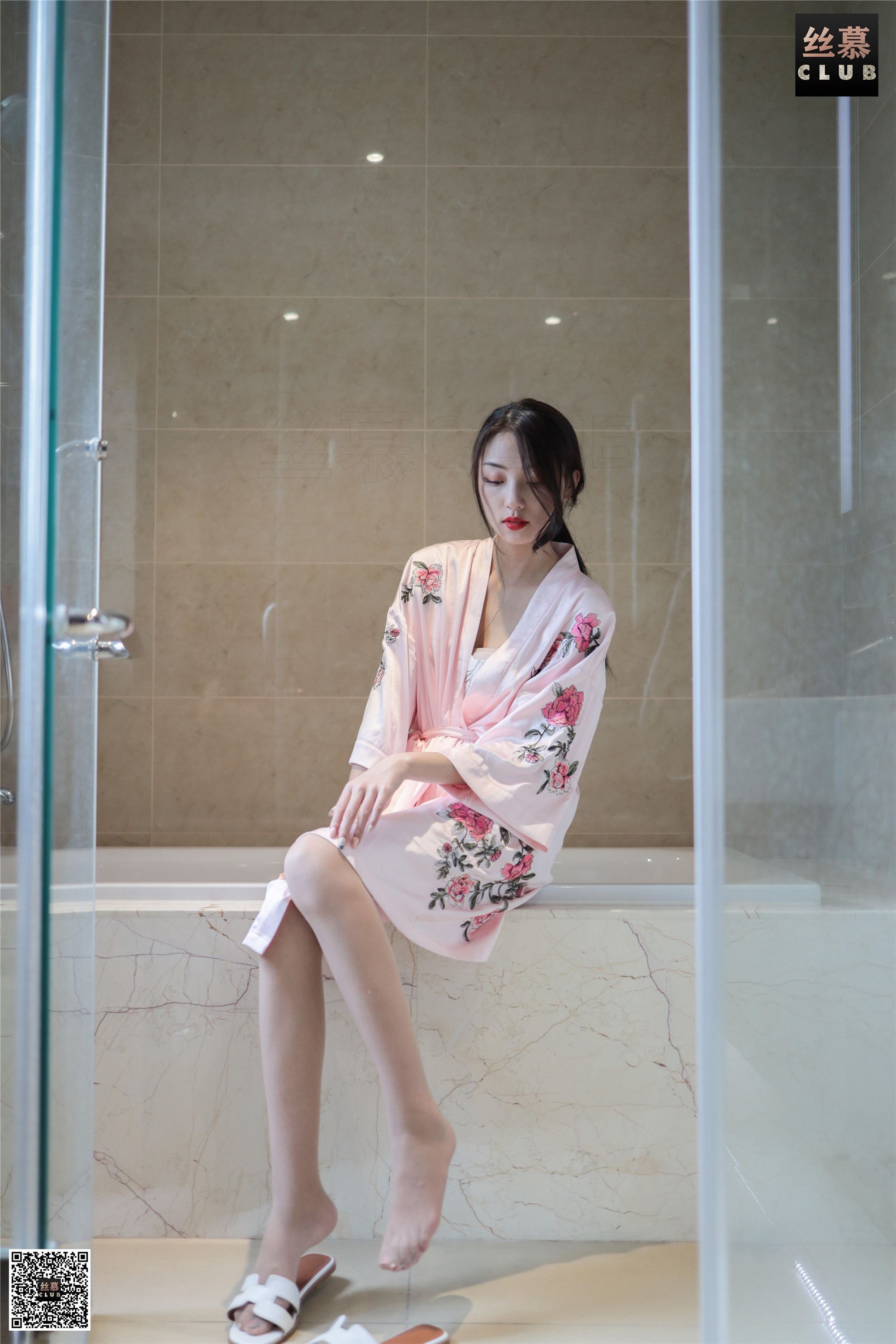 丝慕写真 SM074 天天一元 诗晴《诗晴-睡袍-浴缸》