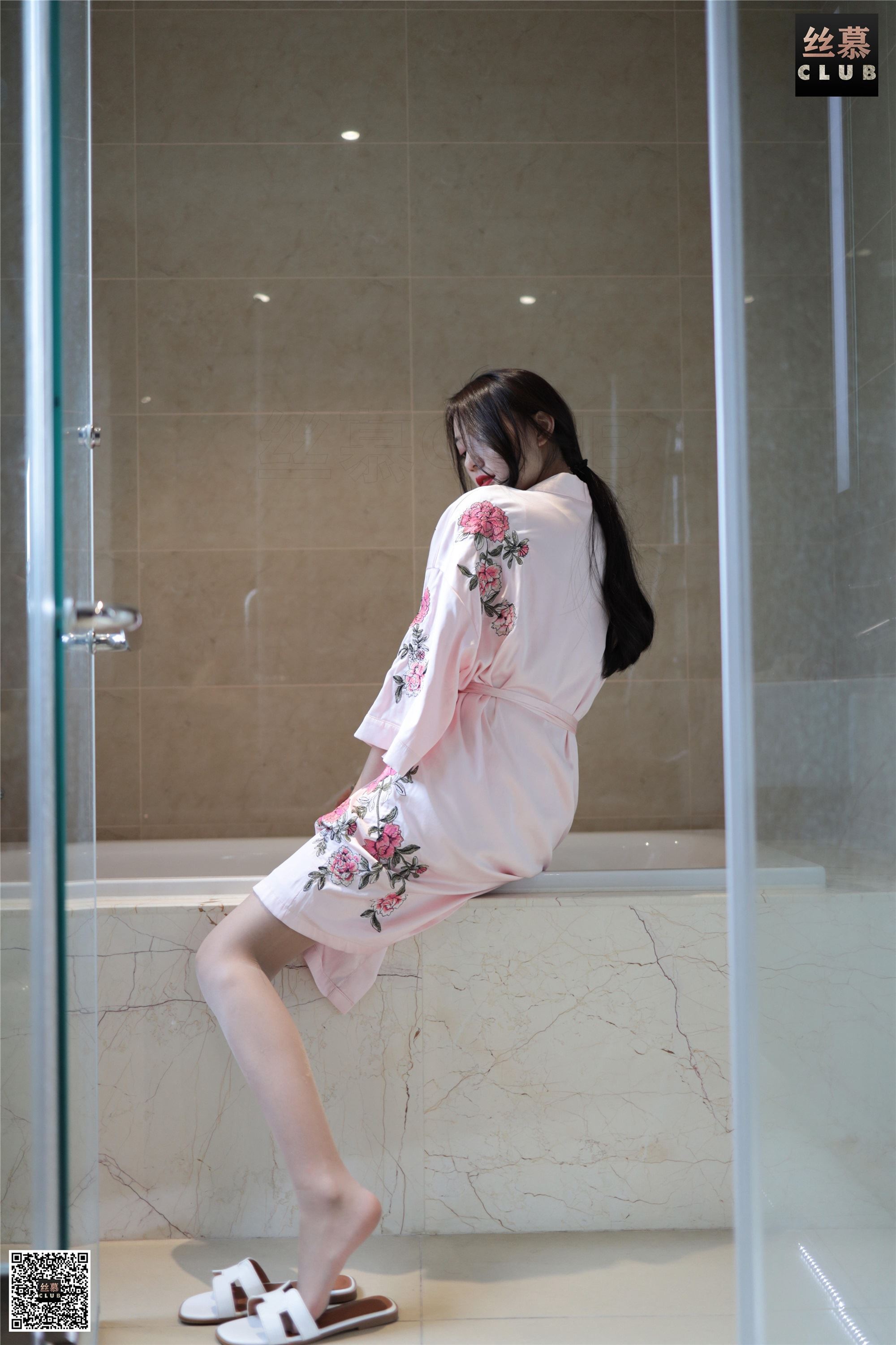 丝慕写真 SM074 天天一元 诗晴《诗晴-睡袍-浴缸》