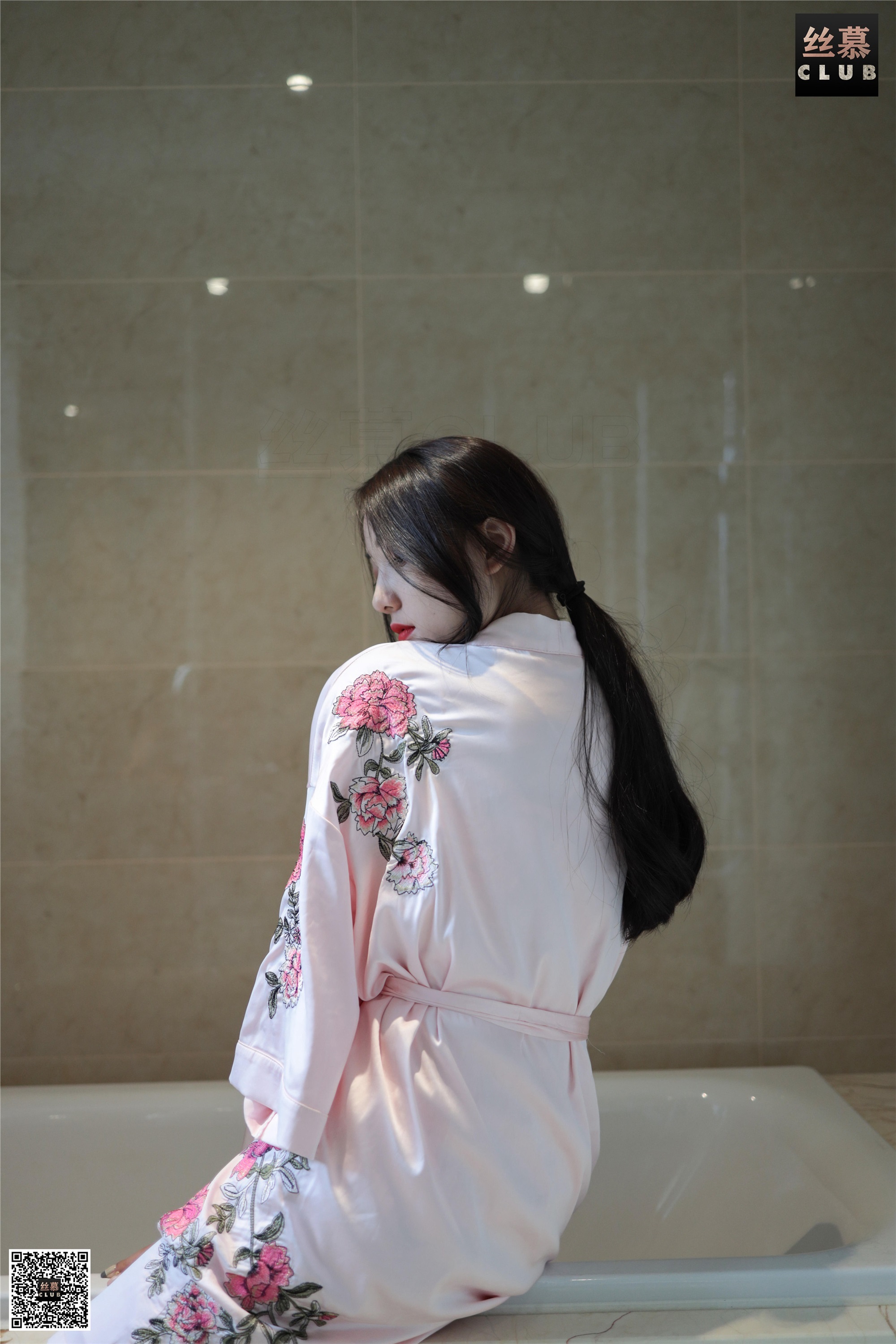 丝慕写真 SM074 天天一元 诗晴《诗晴-睡袍-浴缸》