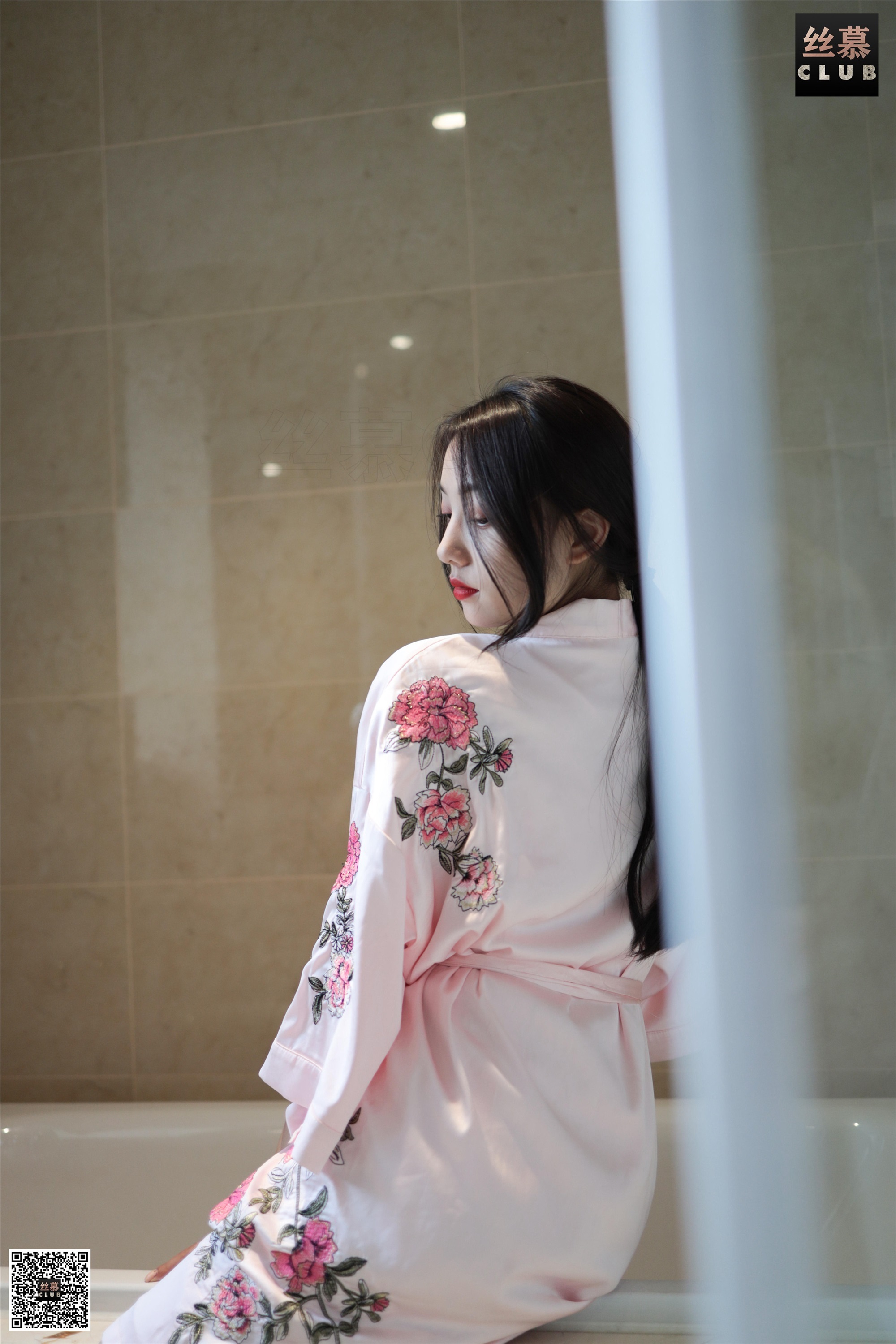 丝慕写真 SM074 天天一元 诗晴《诗晴-睡袍-浴缸》