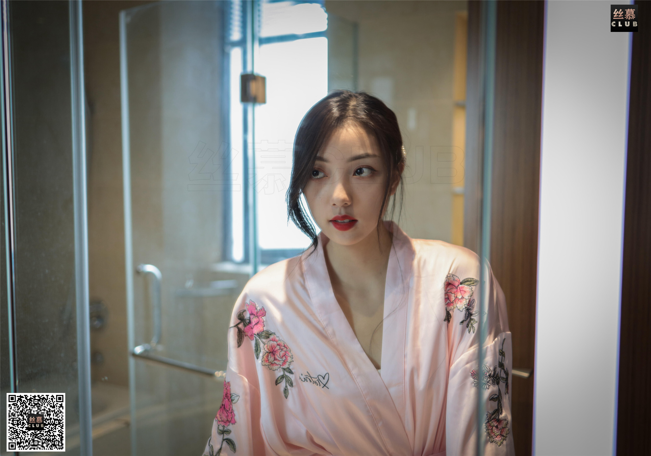 丝慕写真 SM074 天天一元 诗晴《诗晴-睡袍-浴缸》