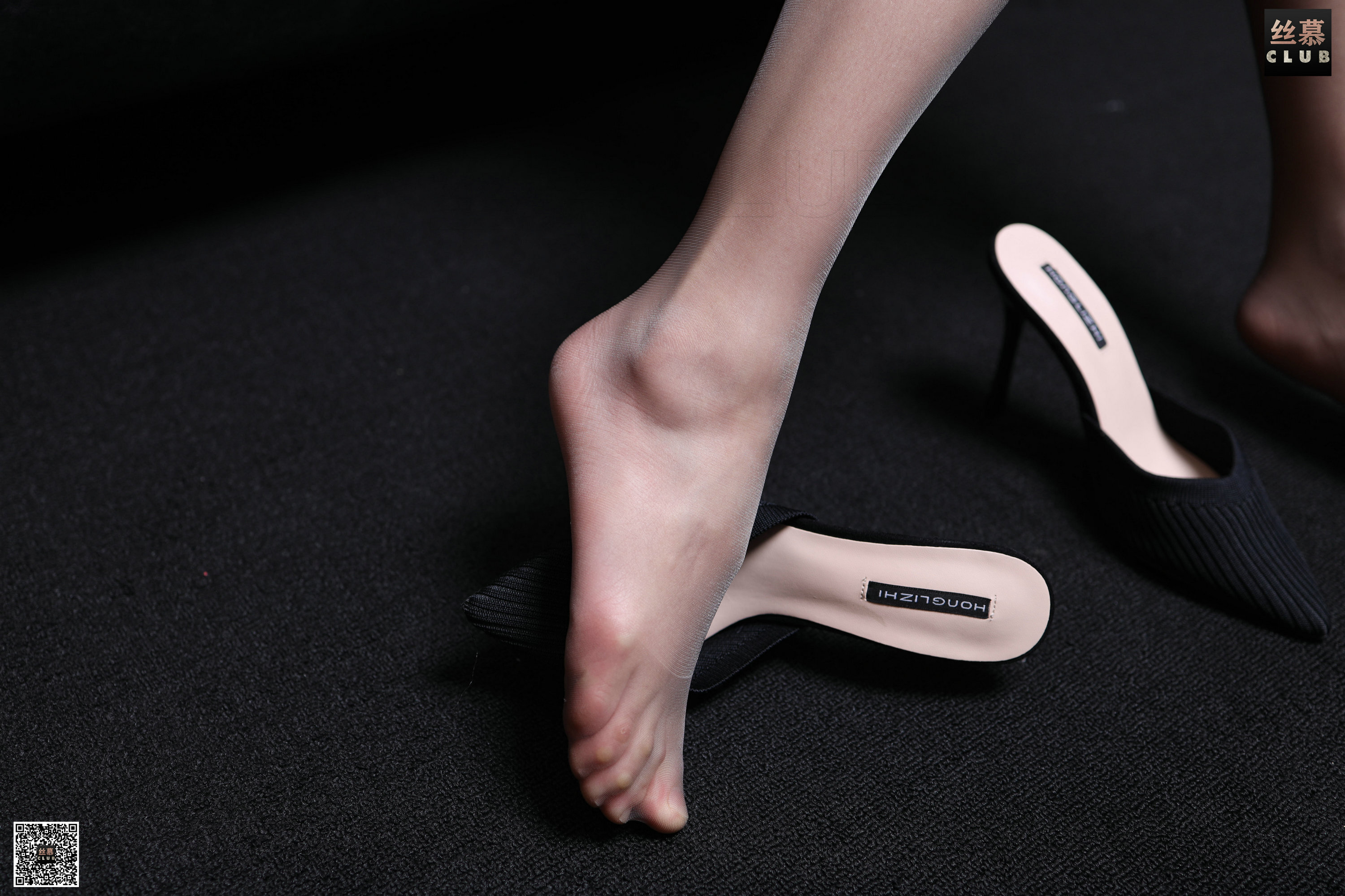 丝慕写真 SM151 花姐 – 丝密计划