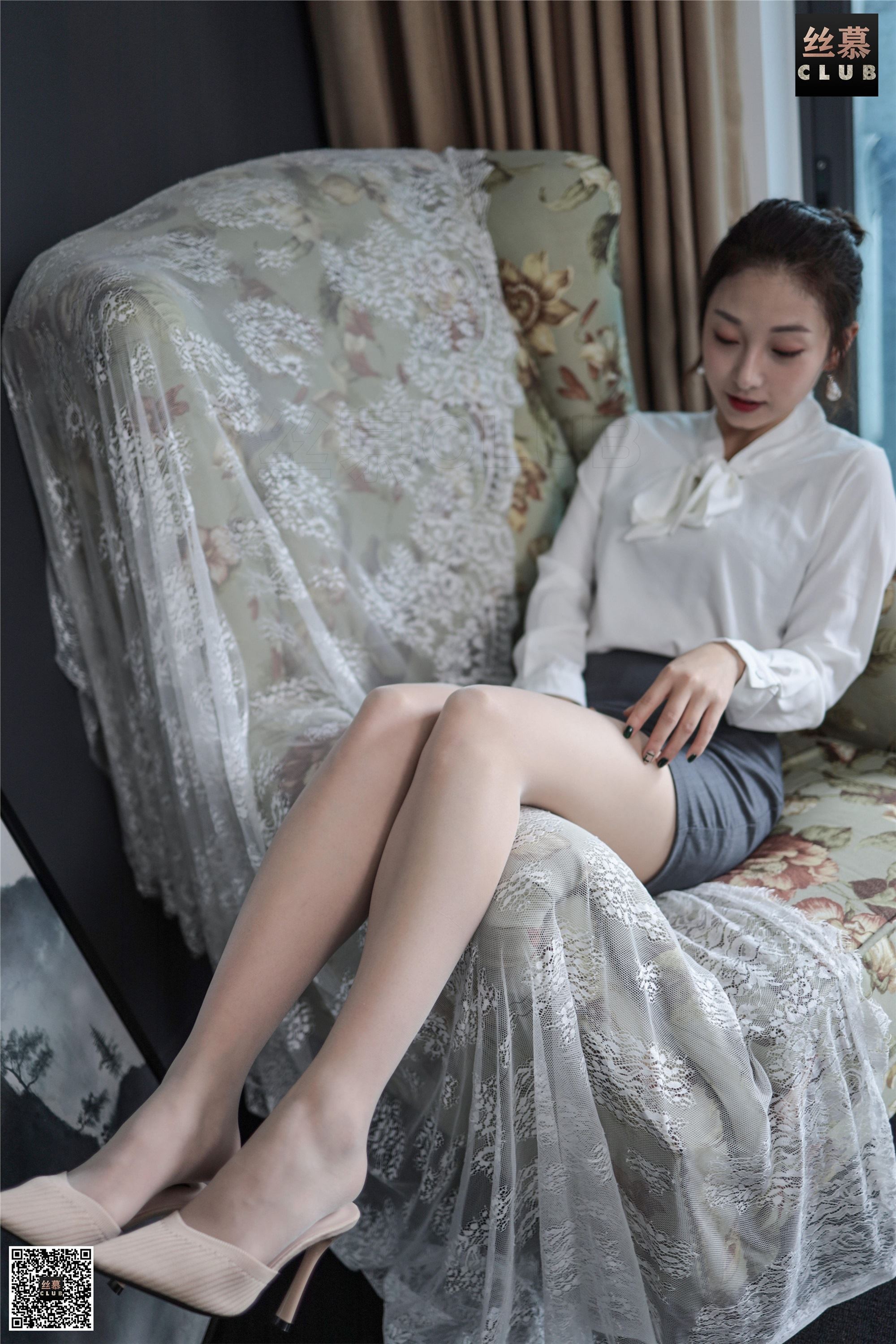 丝慕写真 SM081 天天一元《新模-温柔的小秘书》