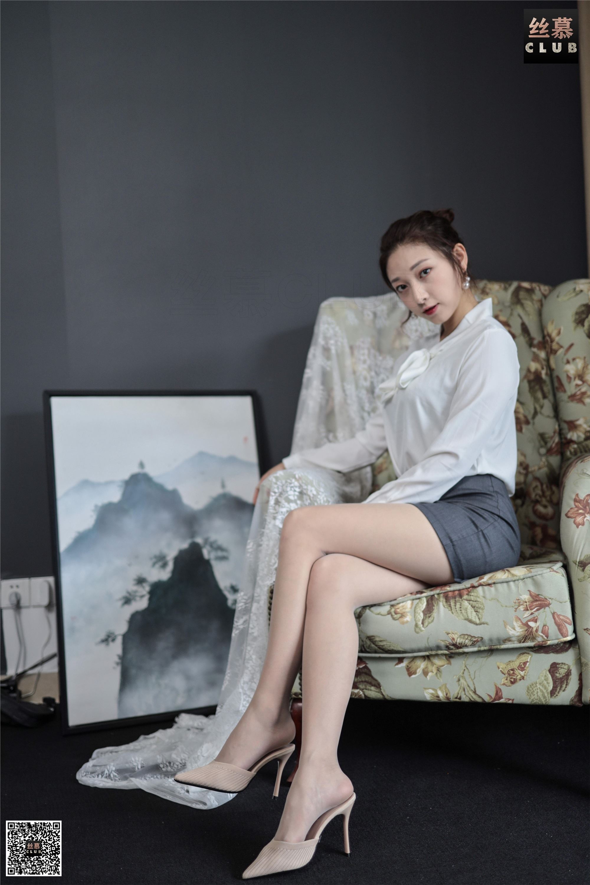 丝慕写真 SM081 天天一元《新模-温柔的小秘书》