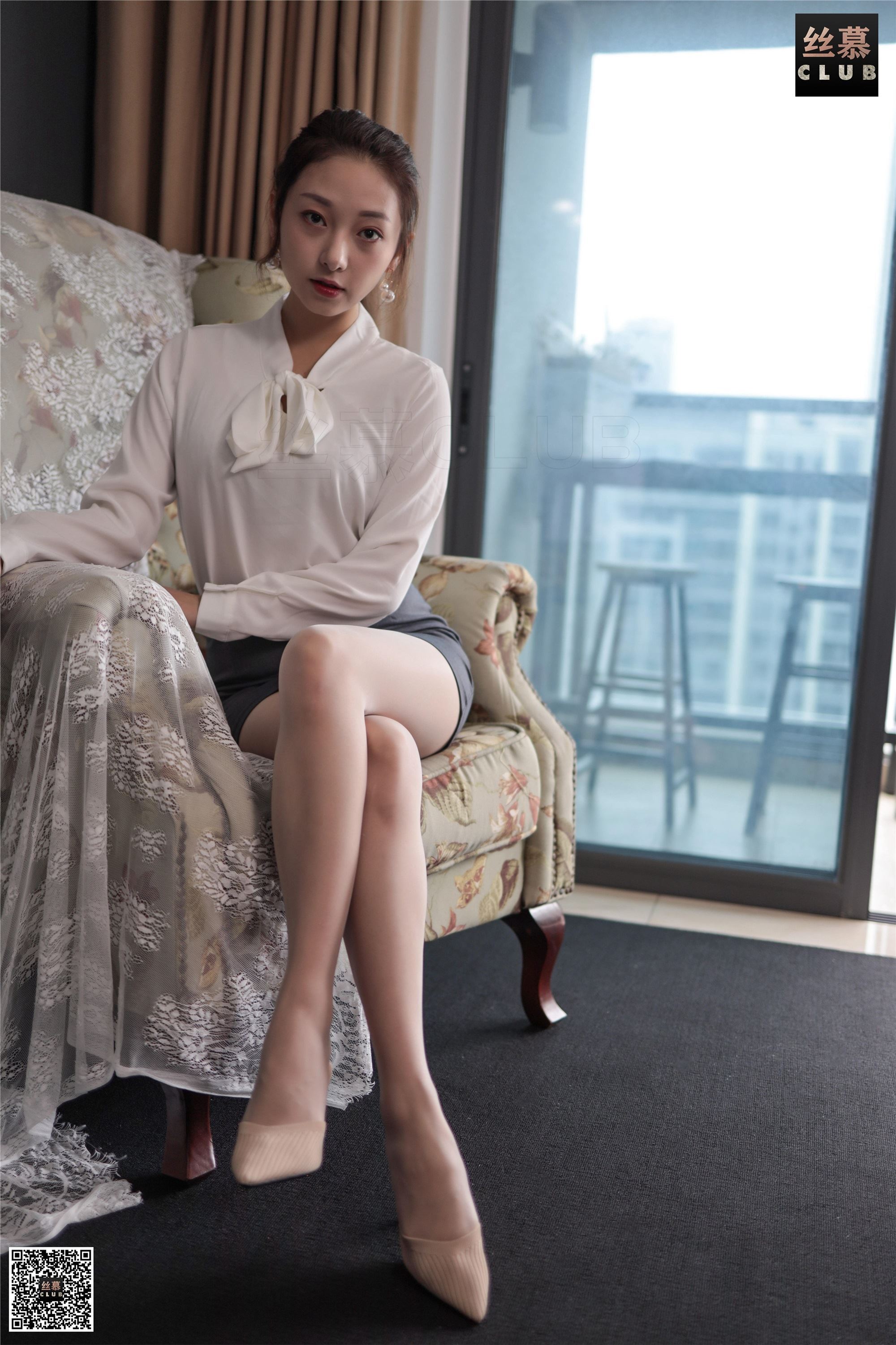 丝慕写真 SM081 天天一元《新模-温柔的小秘书》