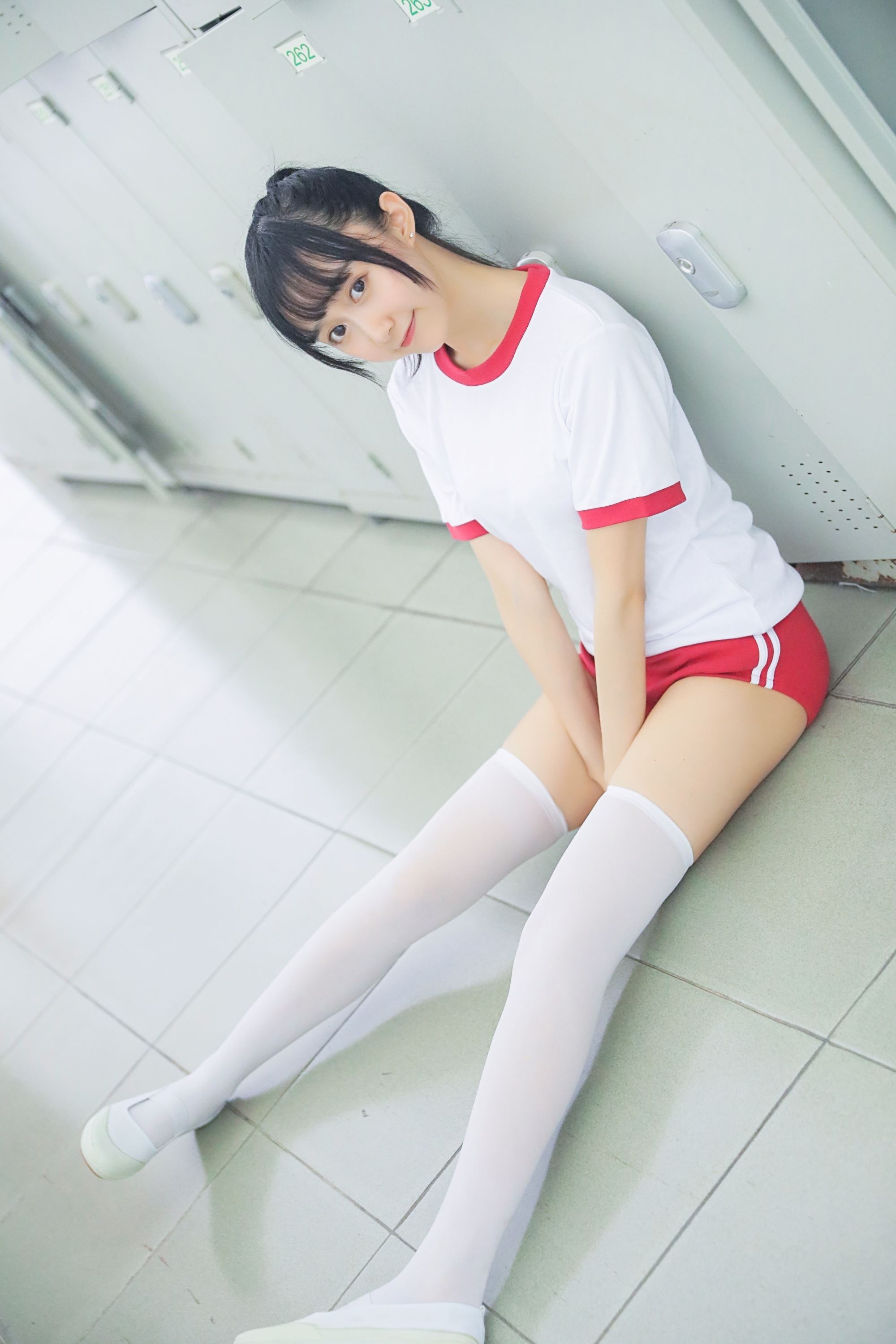 萌系小姐姐木绵绵OwO 上体育课啦