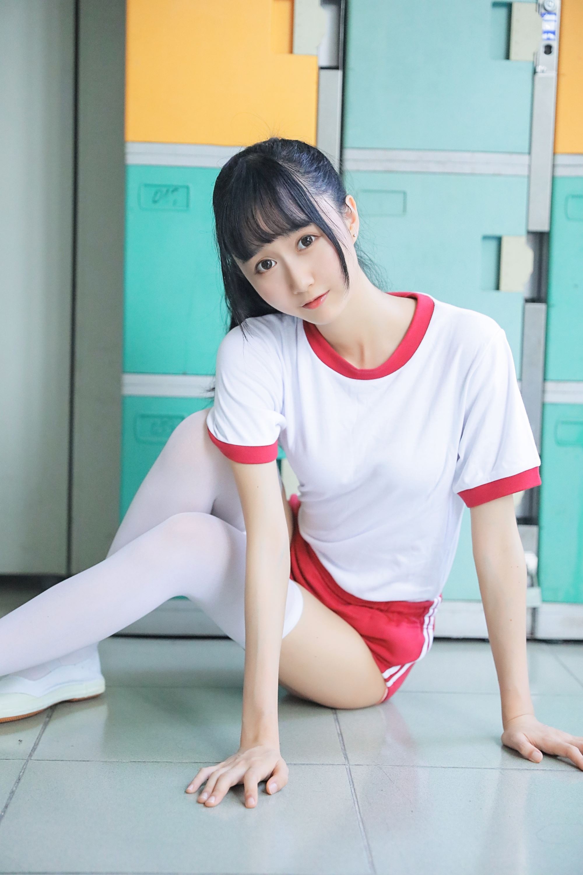 萌系小姐姐木绵绵OwO 上体育课啦