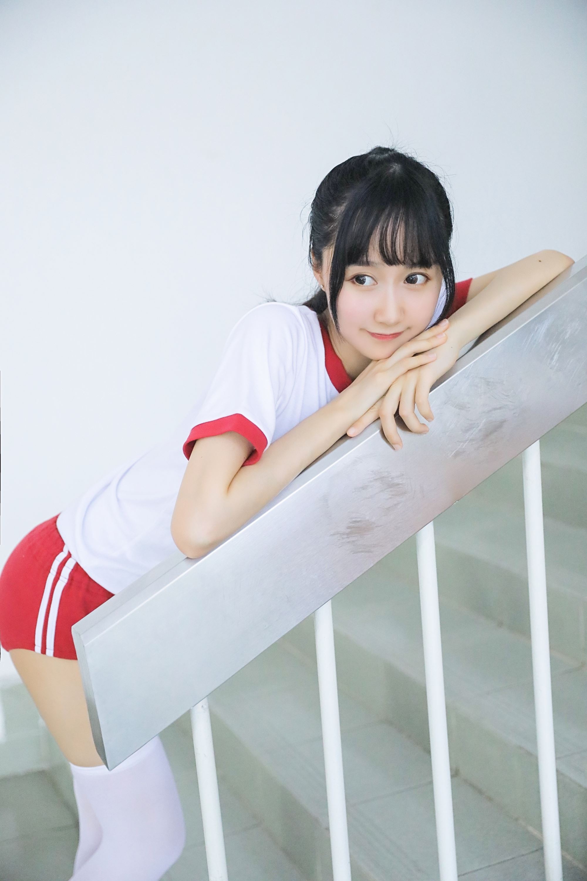 萌系小姐姐木绵绵OwO 上体育课啦